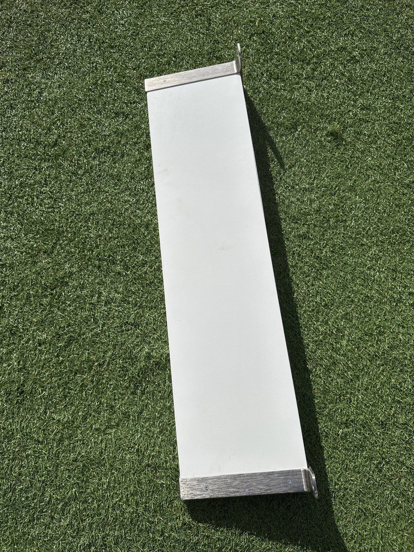 White Wall Mounted Shelf with Metal Brackets, Unbranded, One Size, Good condition — preloved on SilentSale®