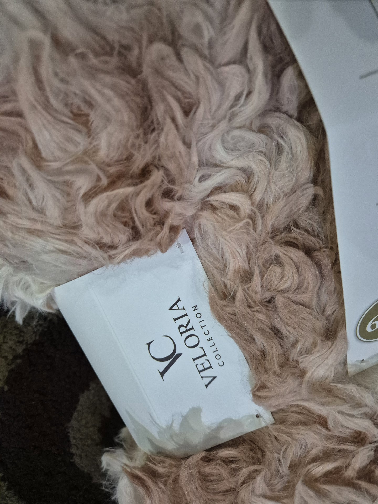 Veloria Collection Oversized Shaggy Blanket King Size 200x240 cm, Veloria Collection, King Size 200x240 cm, New condition — preloved on SilentSale®