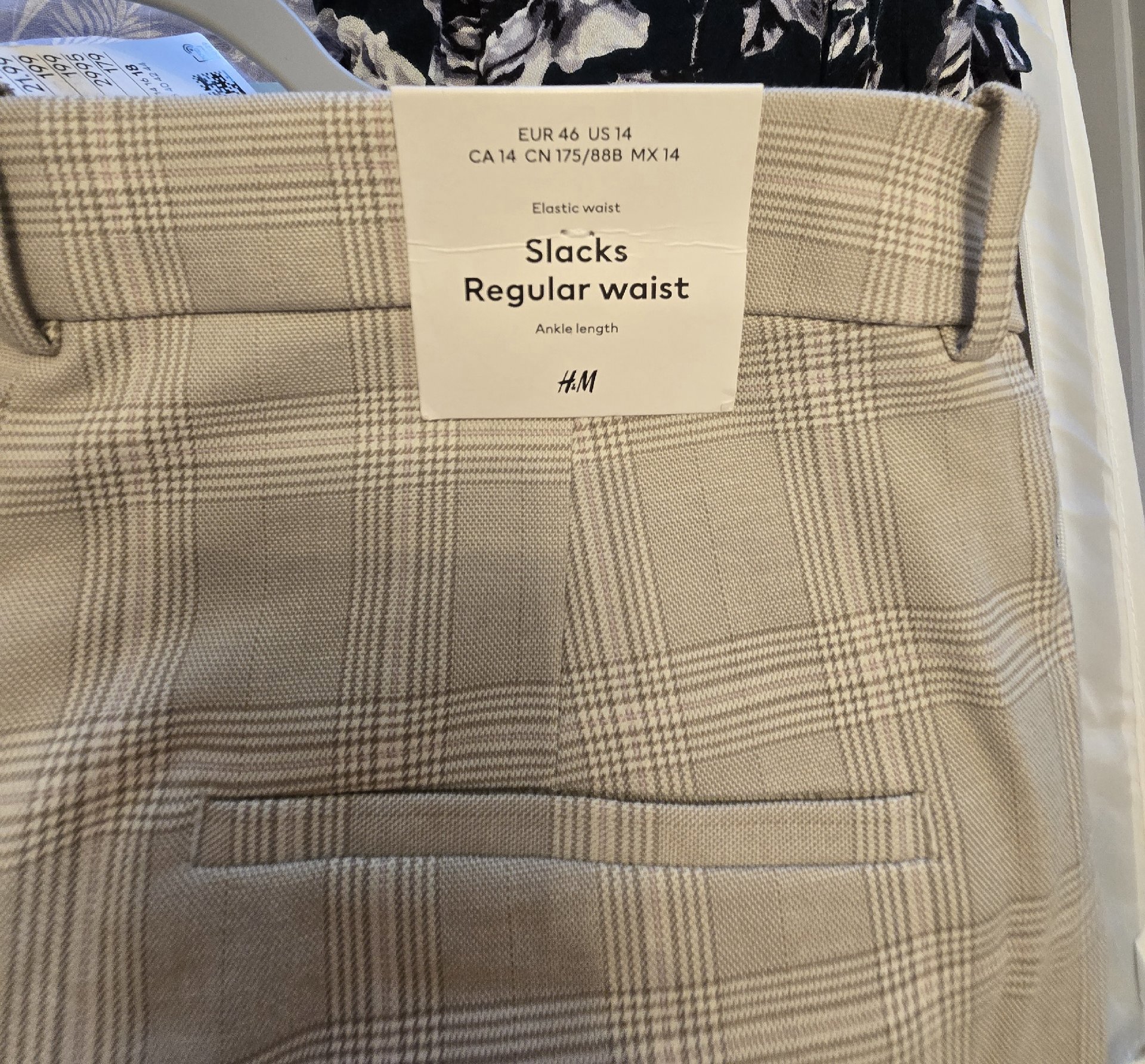 H&M Beige Checked Regular Waist Slacks – UK 18, H&M, 18, New condition — preloved on SilentSale®