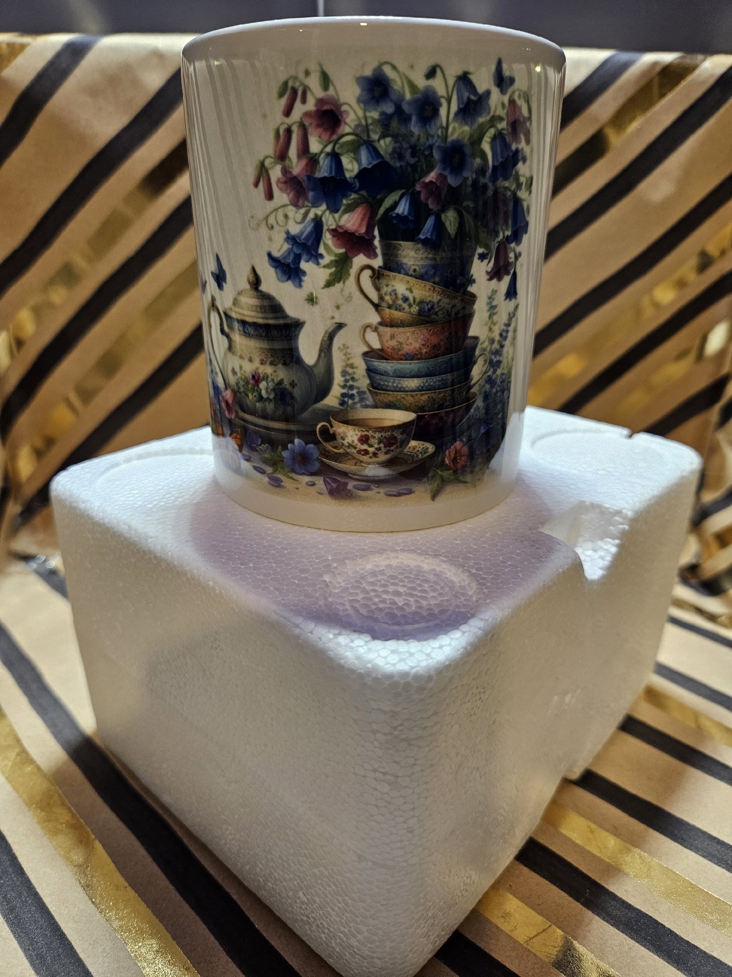 Ceramic Mug with Floral and Teacup Design, Unbranded, One Size, New condition — preloved on SilentSale®