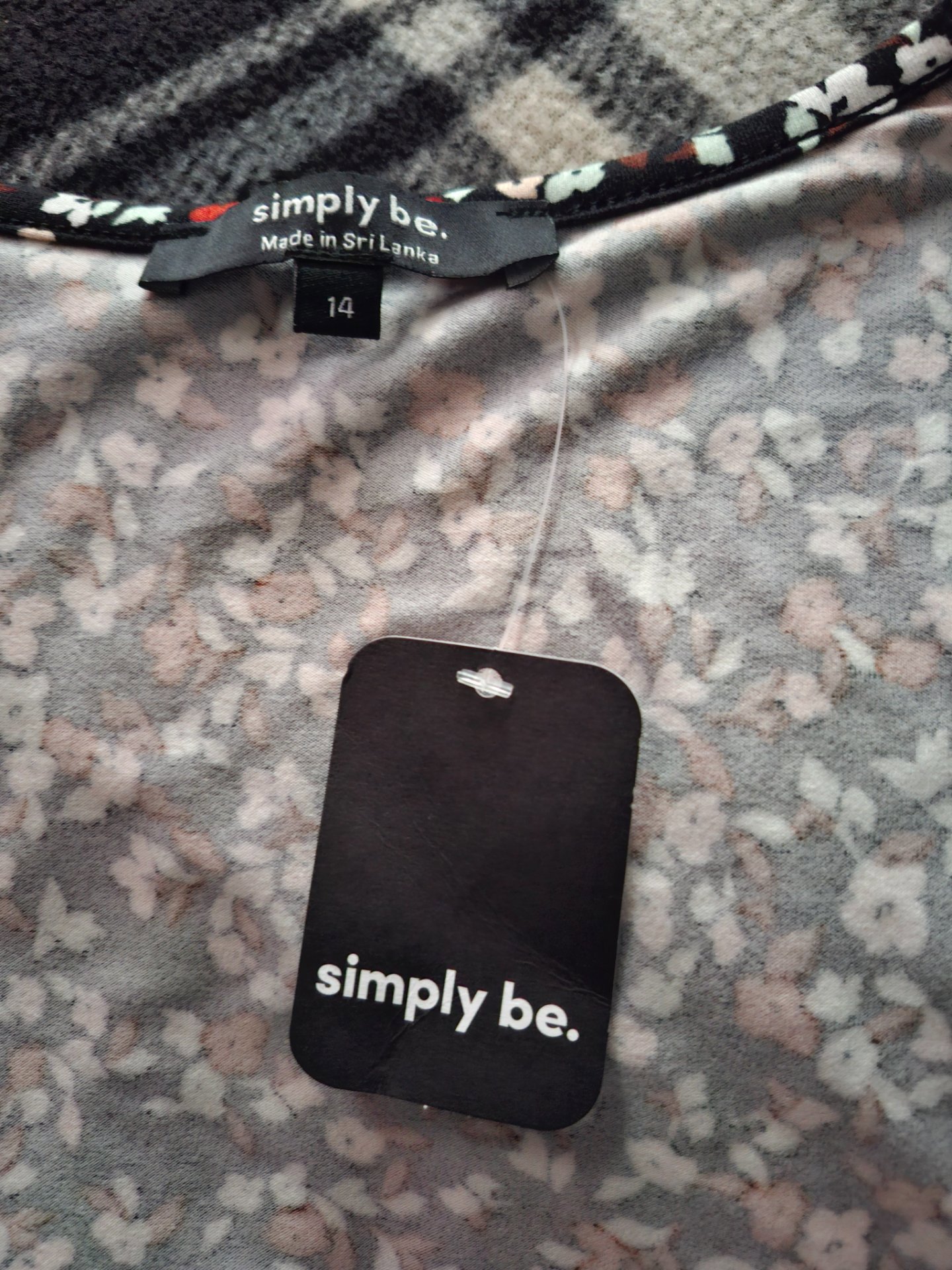 Simply Be Black Floral Fit and Flare Dress – Size 14, Simply Be, 14, New condition — preloved on SilentSale®
