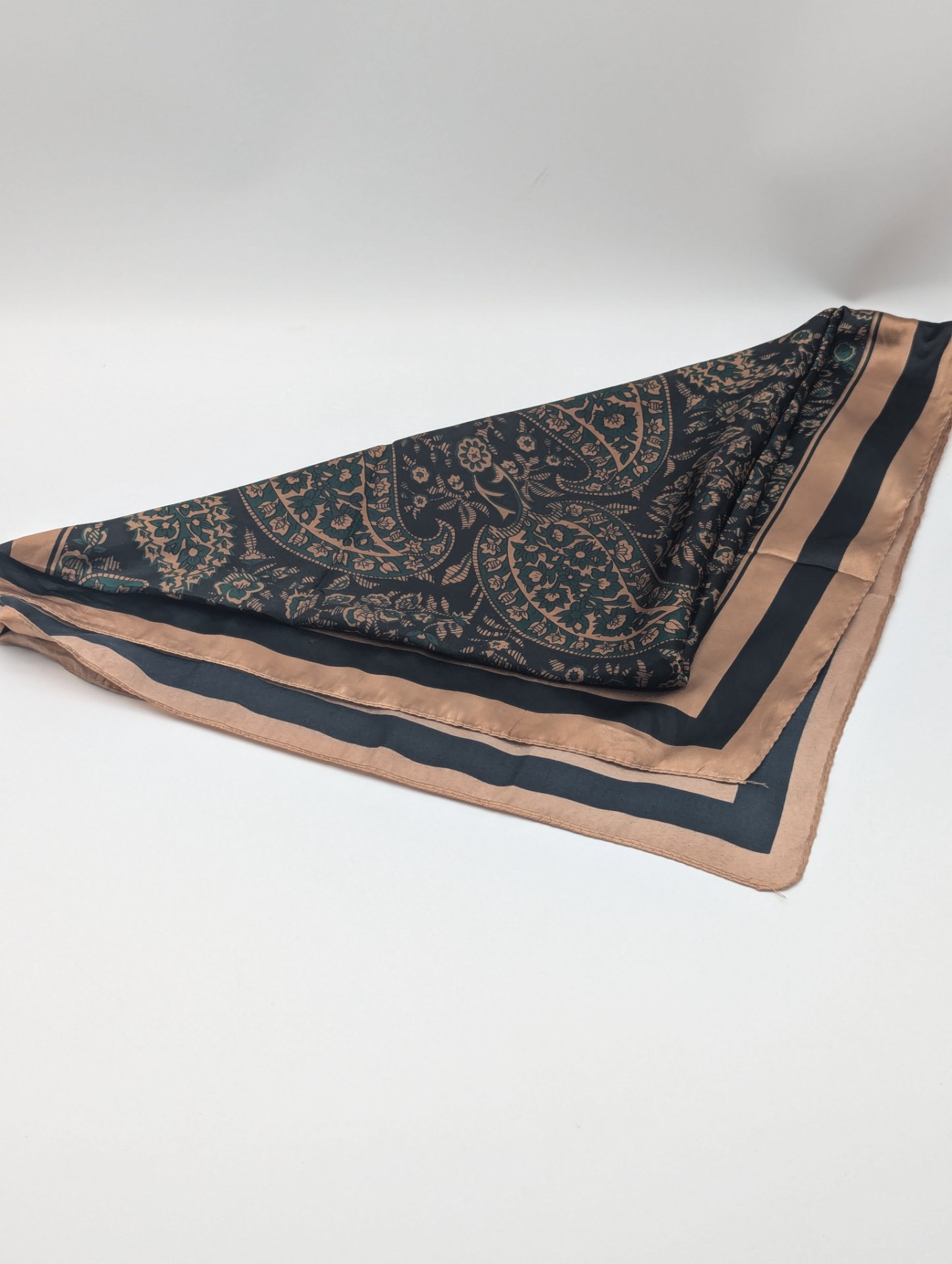 Paisley Patterned Silk Scarf in Black and Brown, Unbranded, S, New condition — preloved on SilentSale®