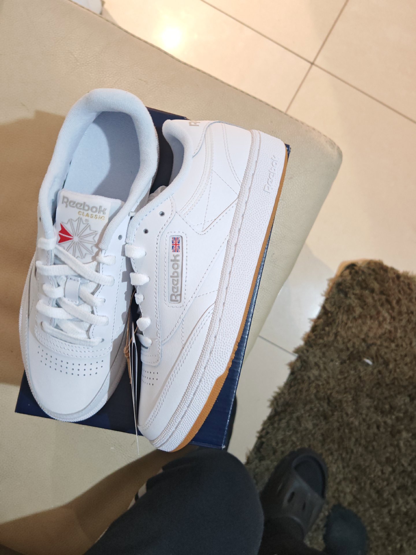 Reebok Classic White Trainers – UK 5 1/2, Reebok, 5.5, New condition — preloved on SilentSale®
