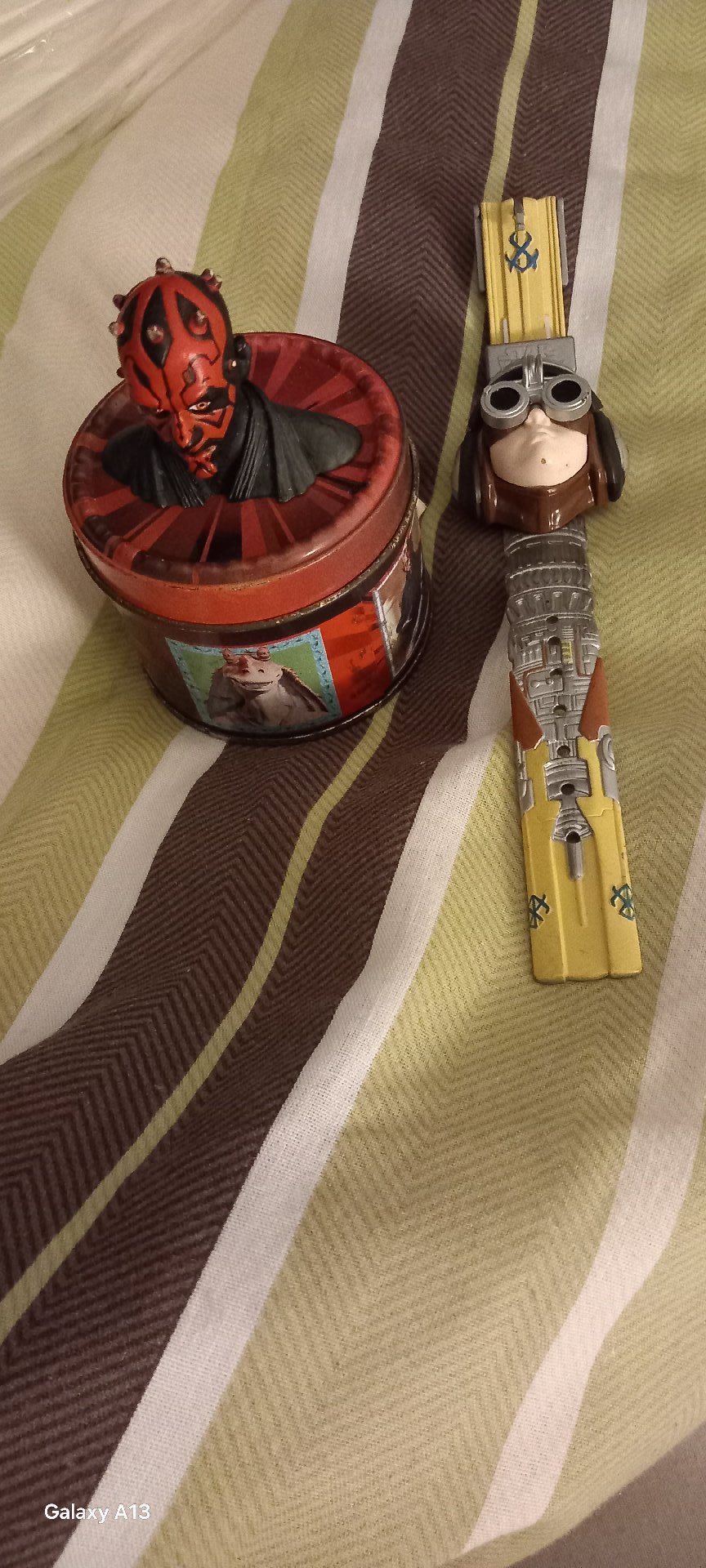 Star Wars Anakin Skywalker Digital Watch and Darth Maul Figure, Star Wars, Collector's Edition, Good condition — preloved on SilentSale®