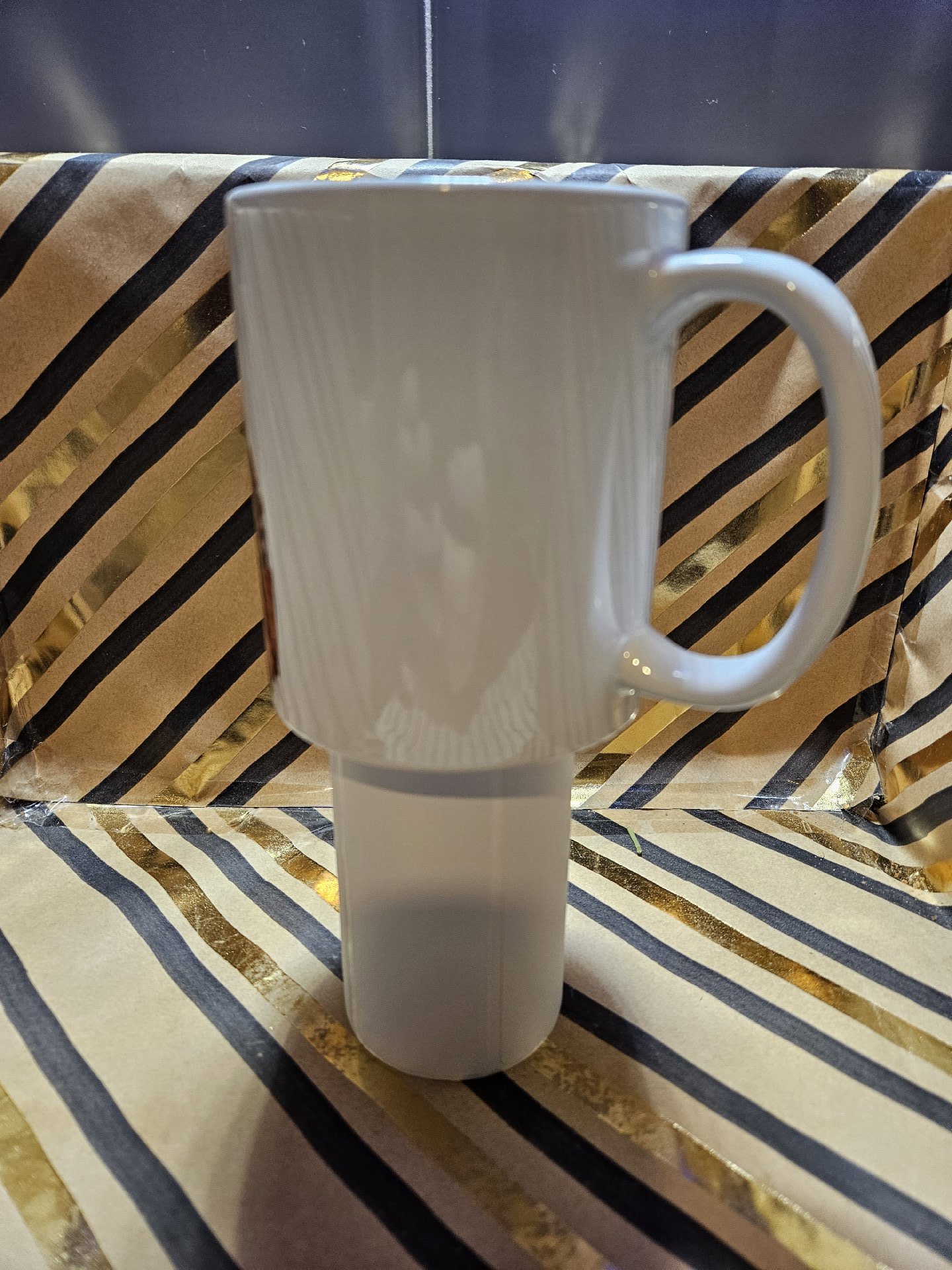 Christmas Highland Cow Ceramic Mug, Unbranded, One Size, New condition — preloved on SilentSale®