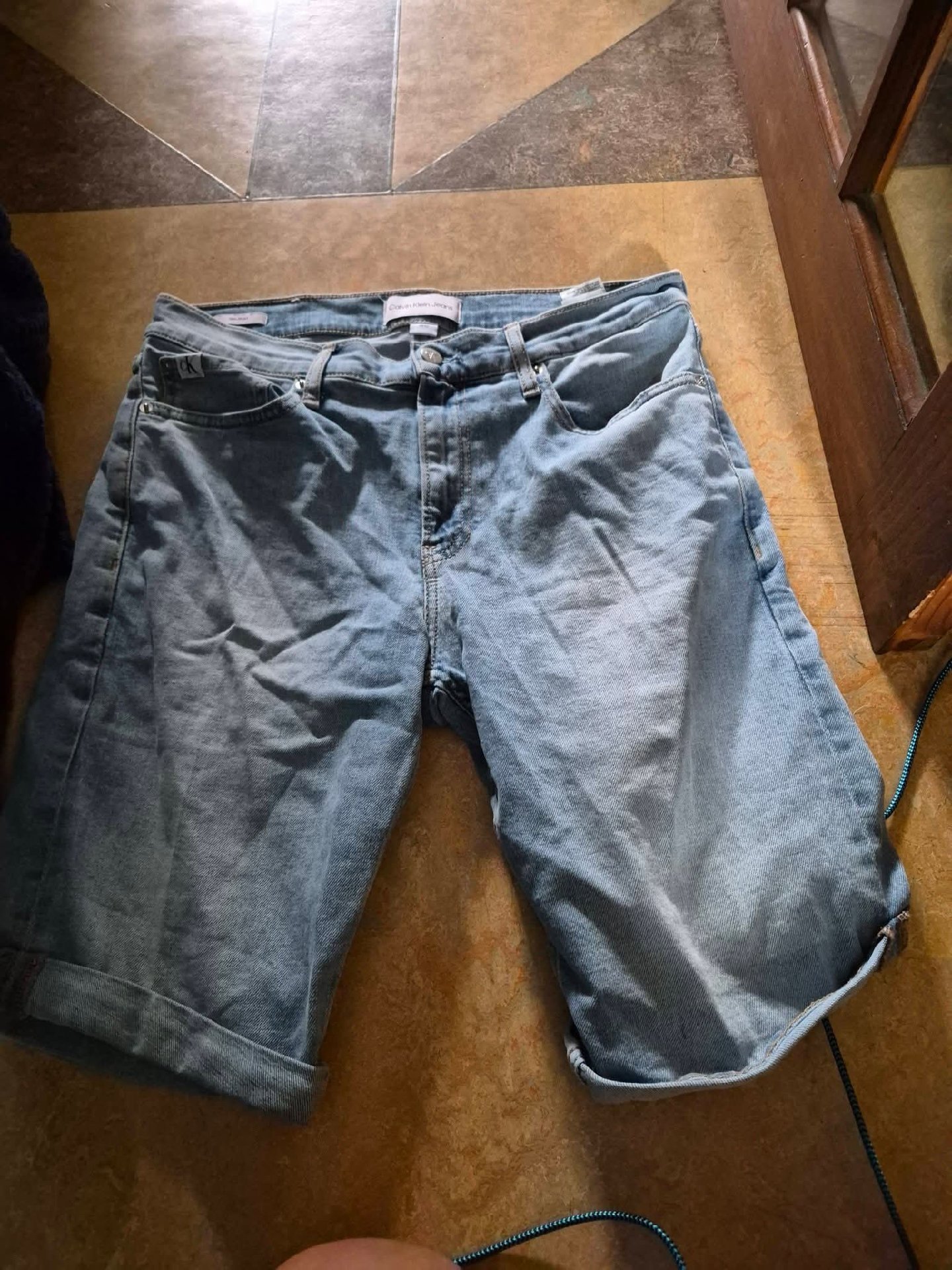 Calvin Klein Jeans Light Blue Denim Shorts – W32, Calvin Klein, One Size, New condition — preloved on SilentSale®
