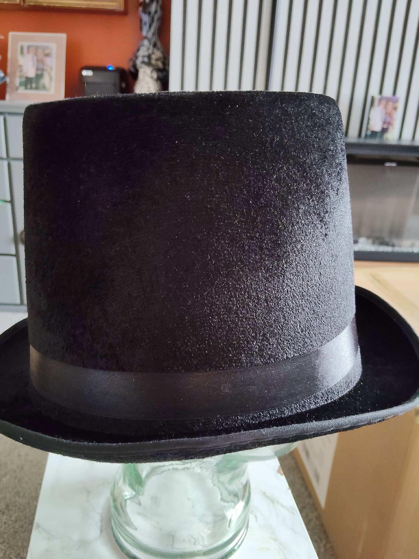Lincoln style top hat , Unbranded, XL, New condition — preloved on SilentSale®