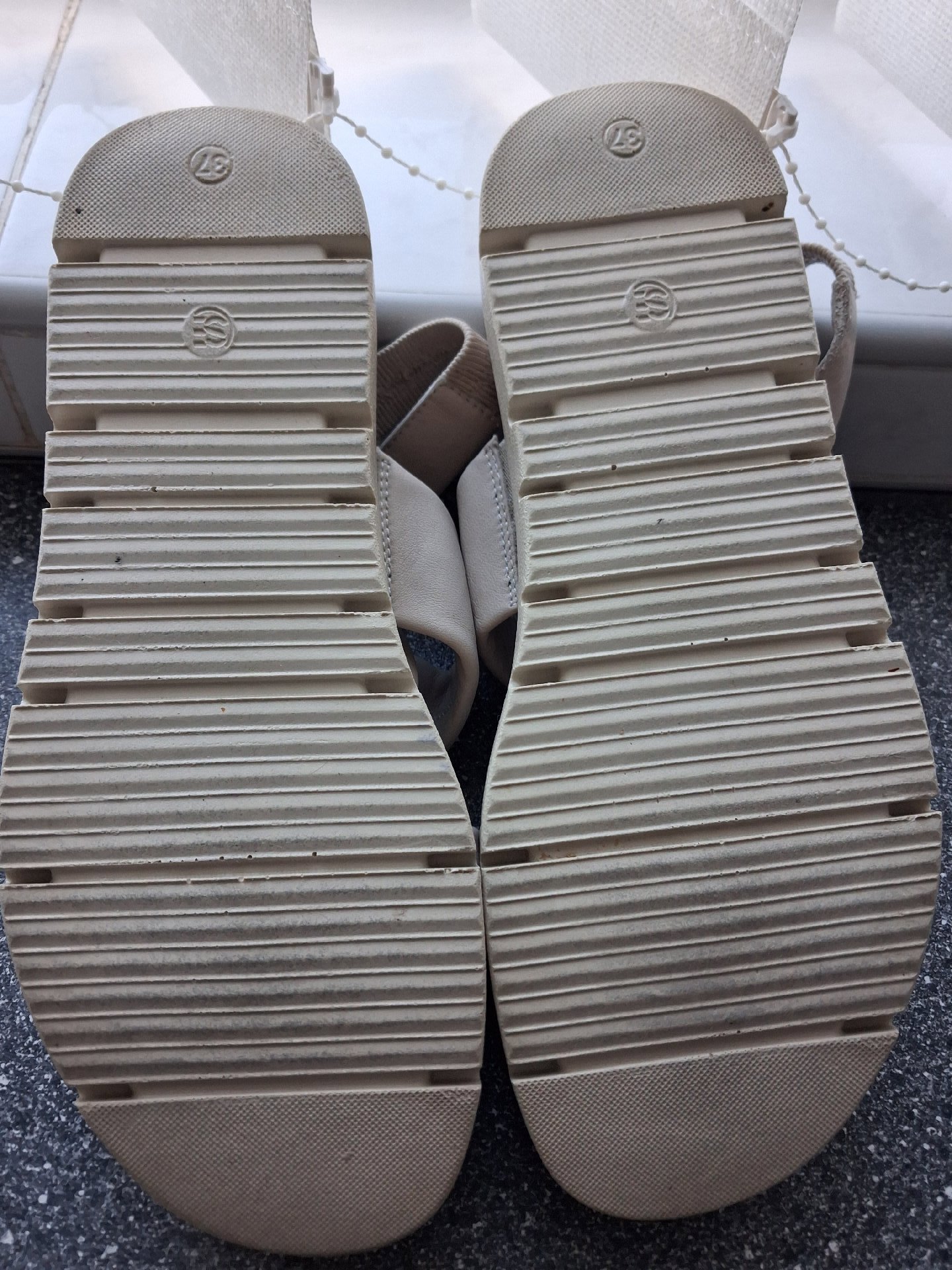 Dune White Leather Platform Sandals – UK 4, Dune, 4, Excellent condition — preloved on SilentSale®