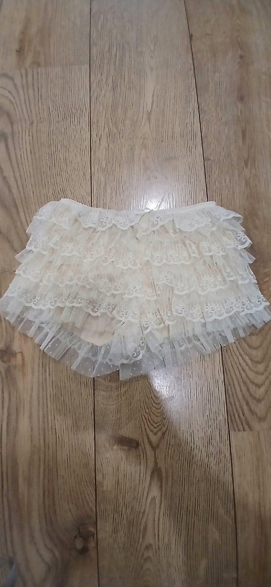 Jaded London Cream Lace Ruffle Shorts – UK 6, Jaded London, 6, Excellent condition — preloved on SilentSale®