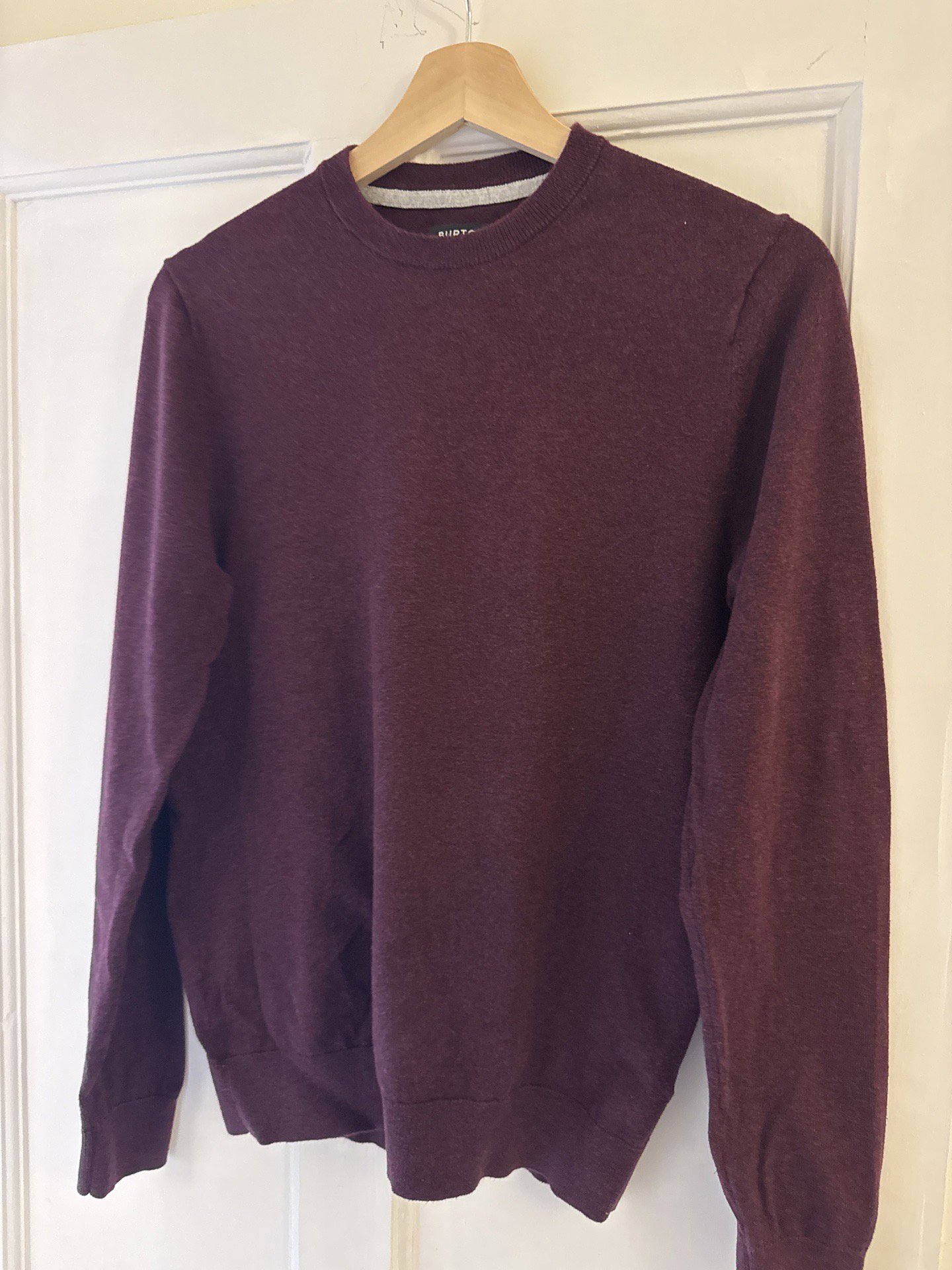 Burton Menswear Burgundy Crew Neck Jumper – XS, Burton Menswear, XS, Excellent condition — preloved on SilentSale®
