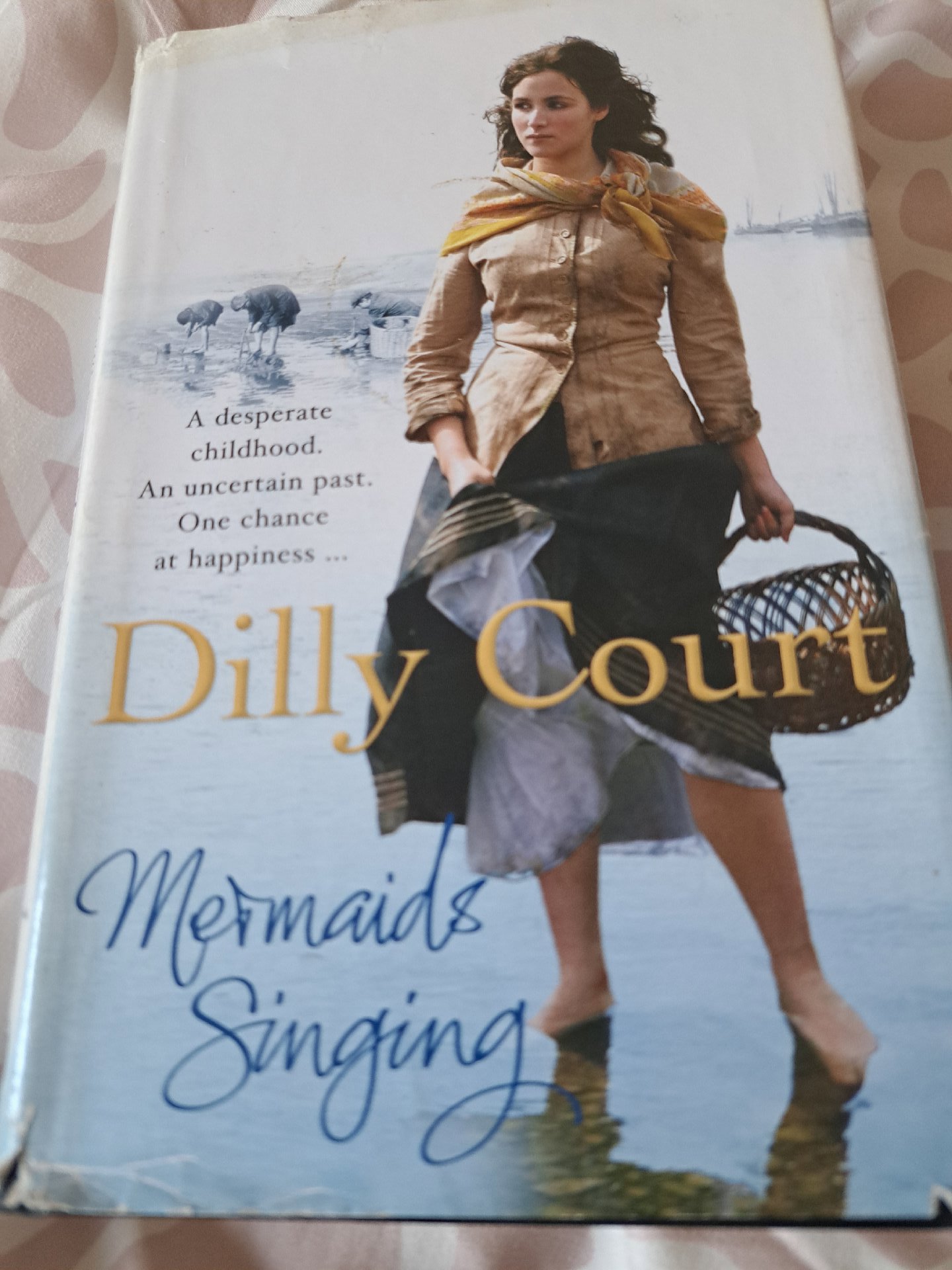 Dilly Court Mermaids Singing Hardcover Book, Unbranded, One Size, Good condition — preloved on SilentSale®