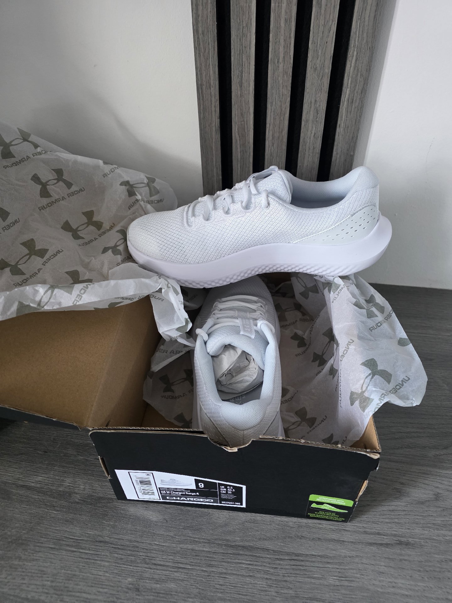 Under Armour White Charged Surge 4 Trainers – UK 6.5, Under Armour, 6.5, New condition — preloved on SilentSale®
