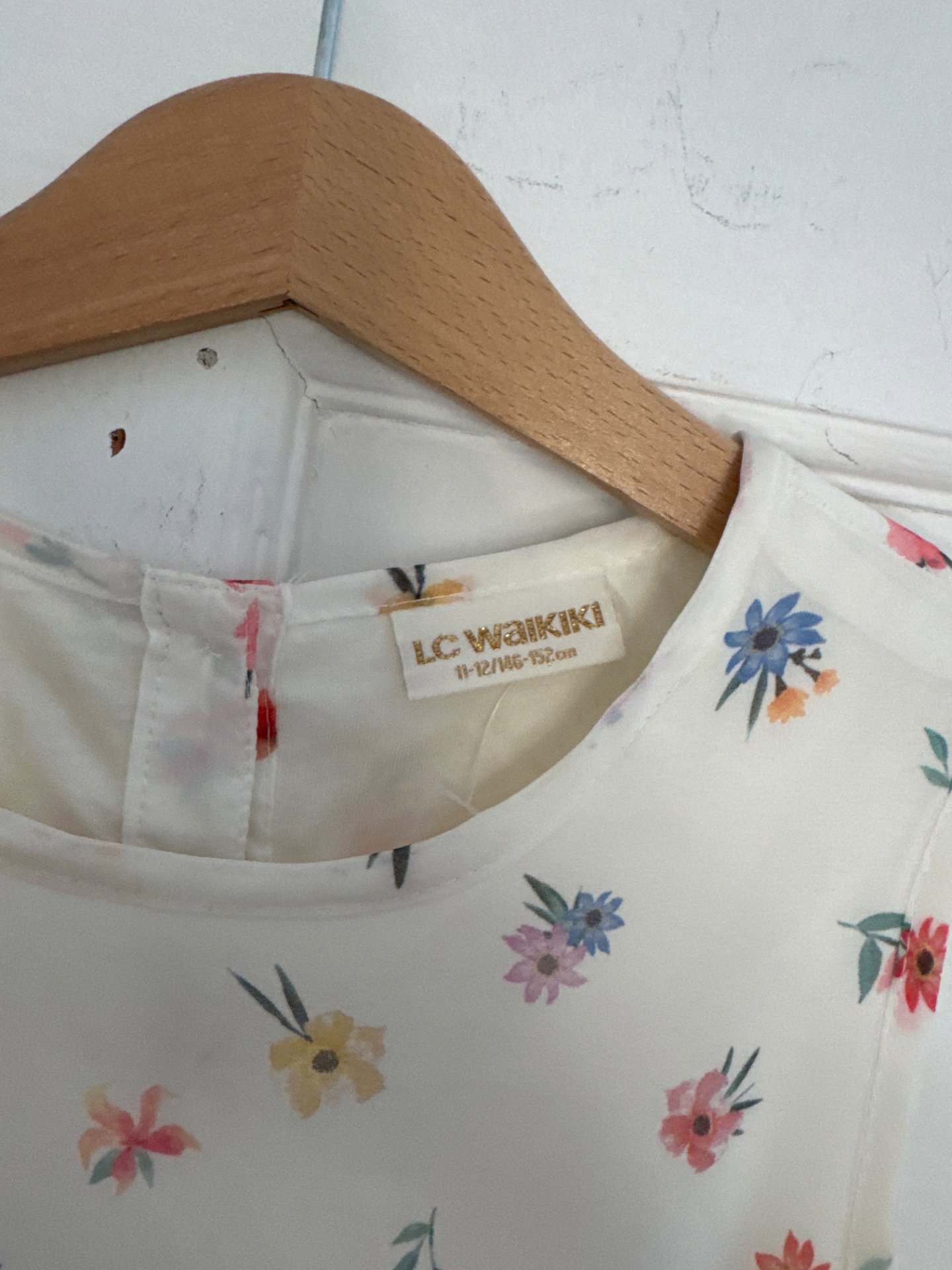Girls Floral Sleeveless Midi Dress – Size 11-12, LC Waikiki, 12 years, Excellent condition — preloved on SilentSale®