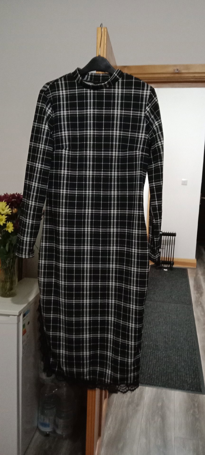 Black and White Checked Long Sleeve Midi Dress, Shein, 16, Like New condition — preloved on SilentSale®