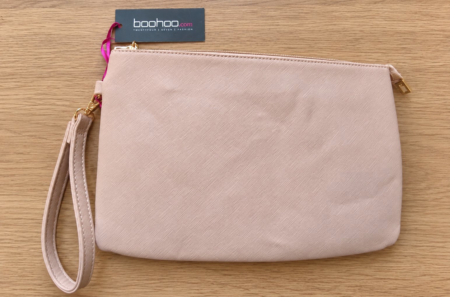 Boohoo Pink Wristlet Clutch Bag, Boohoo, Clutch, New condition — preloved on SilentSale®