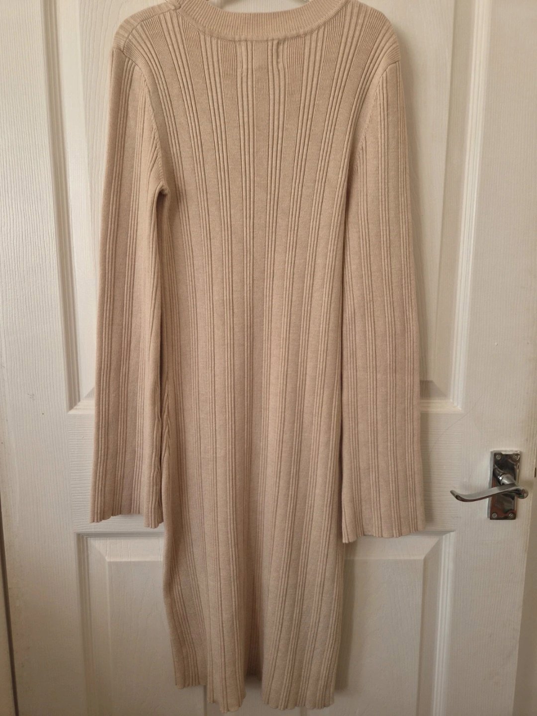 Olive + Oak Beige Ribbed Knit Midi Dress – Size 8, Olive + Oak, 8, Excellent condition — preloved on SilentSale®