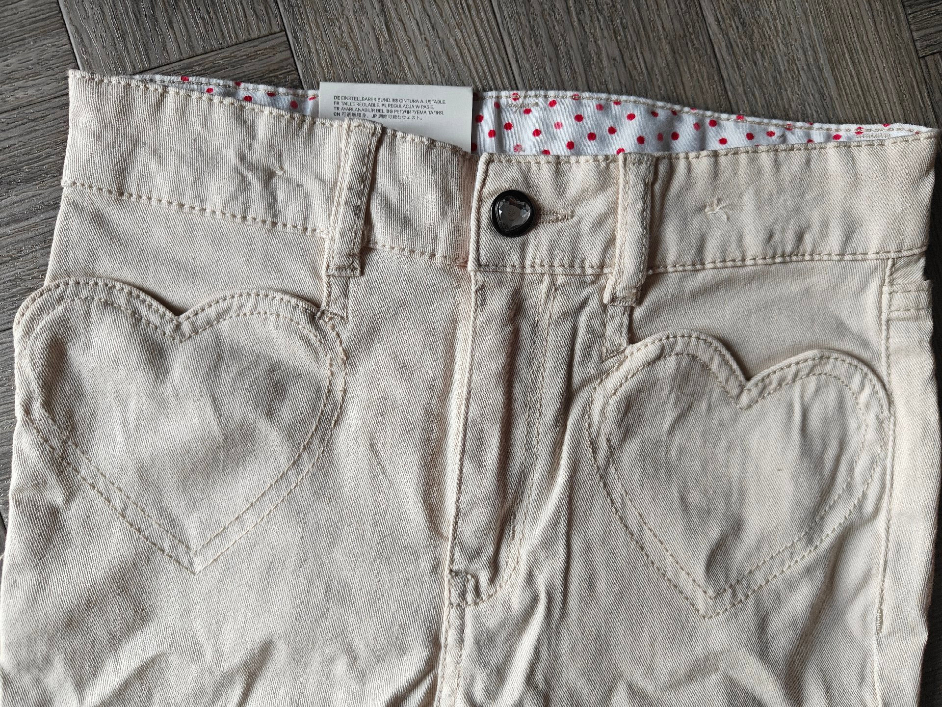 H&M Beige Girls Trousers With Red Polka Dot Waistband – Age 7-8Y, H&M, 7-8 years, New condition — preloved on SilentSale®