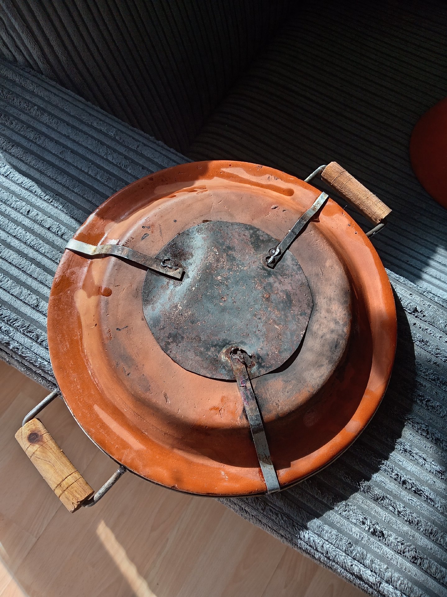 Terracotta Clay Tagine Pot with Wooden Handles, Unbranded, One Size, Like New condition — preloved on SilentSale®