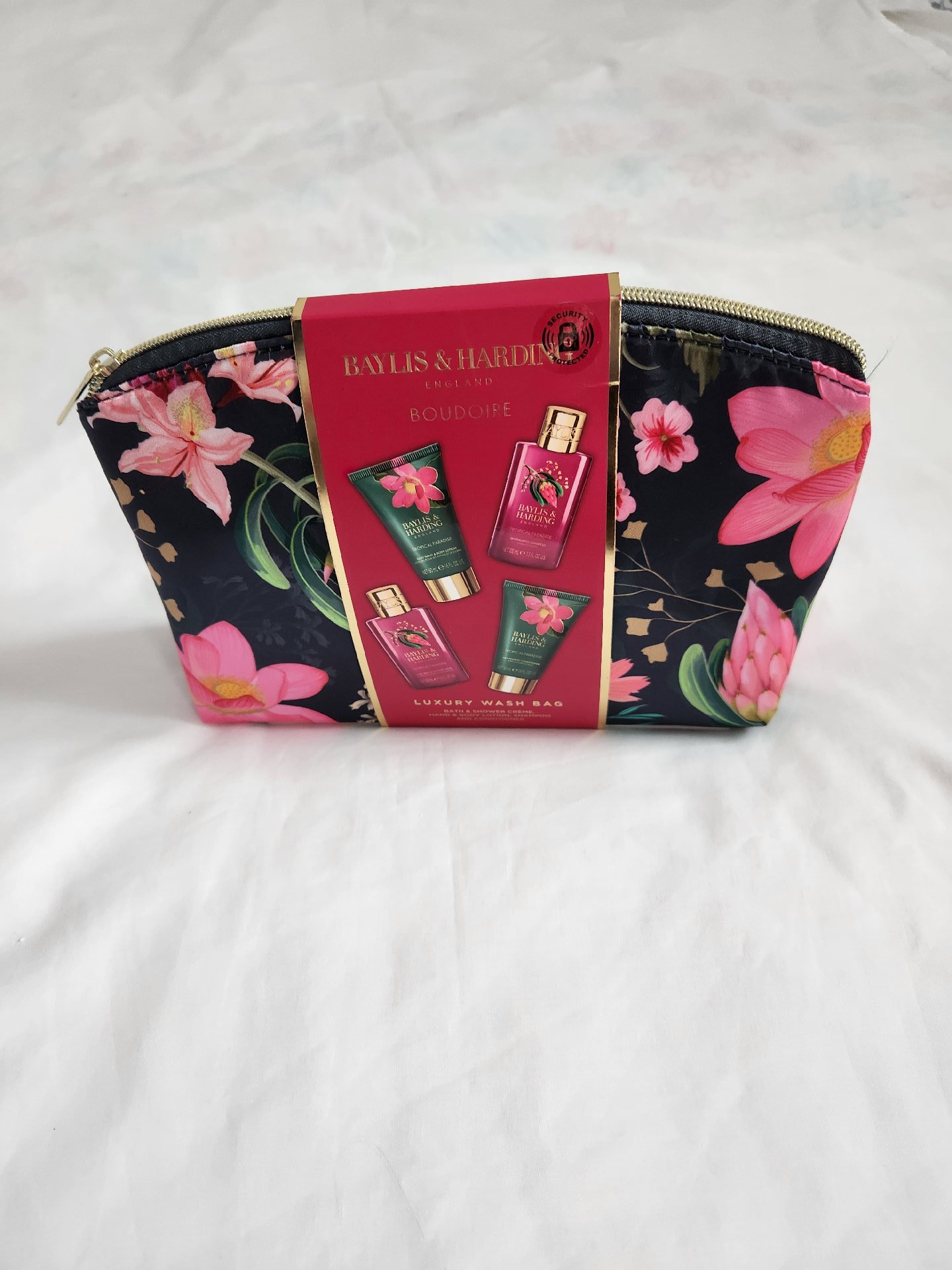 Baylis & Harding Boudoire Luxury Wash Bag Gift Set, Baylis & Harding, One Size, New condition — preloved on SilentSale®