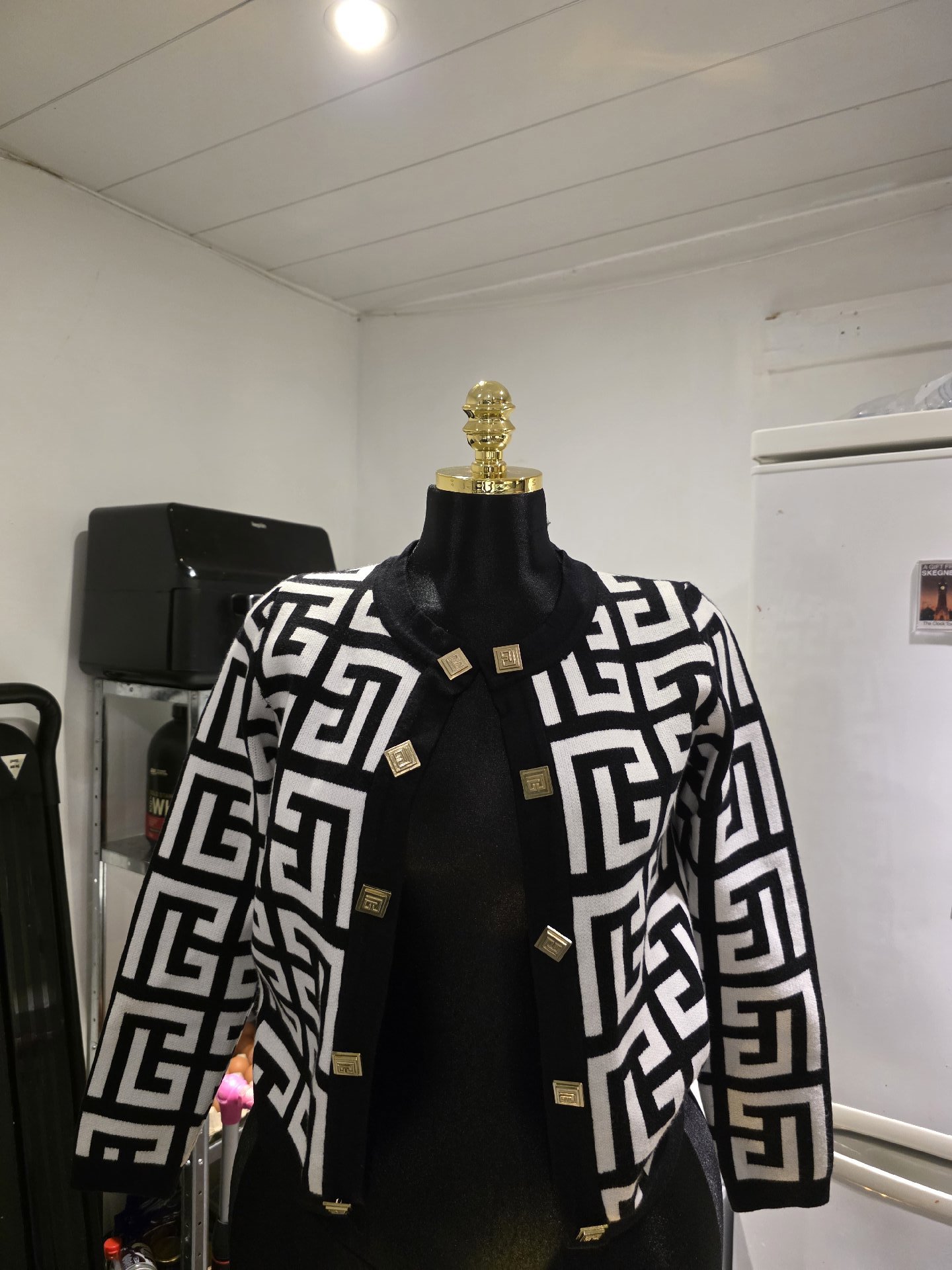 Black and White Geometric Patterned Cardigan with Gold Buttons, Unbranded, 8, New condition — preloved on SilentSale®