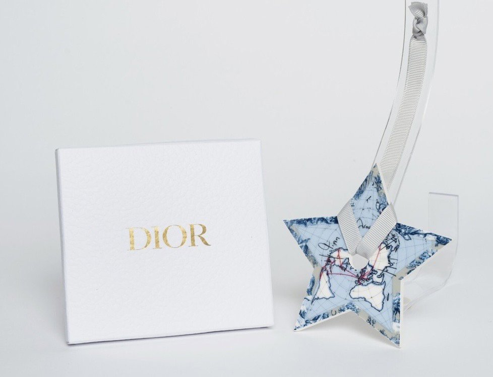 Christian Dior limited edition star ornament, Christian Dior, One Size, New condition — preloved on SilentSale®