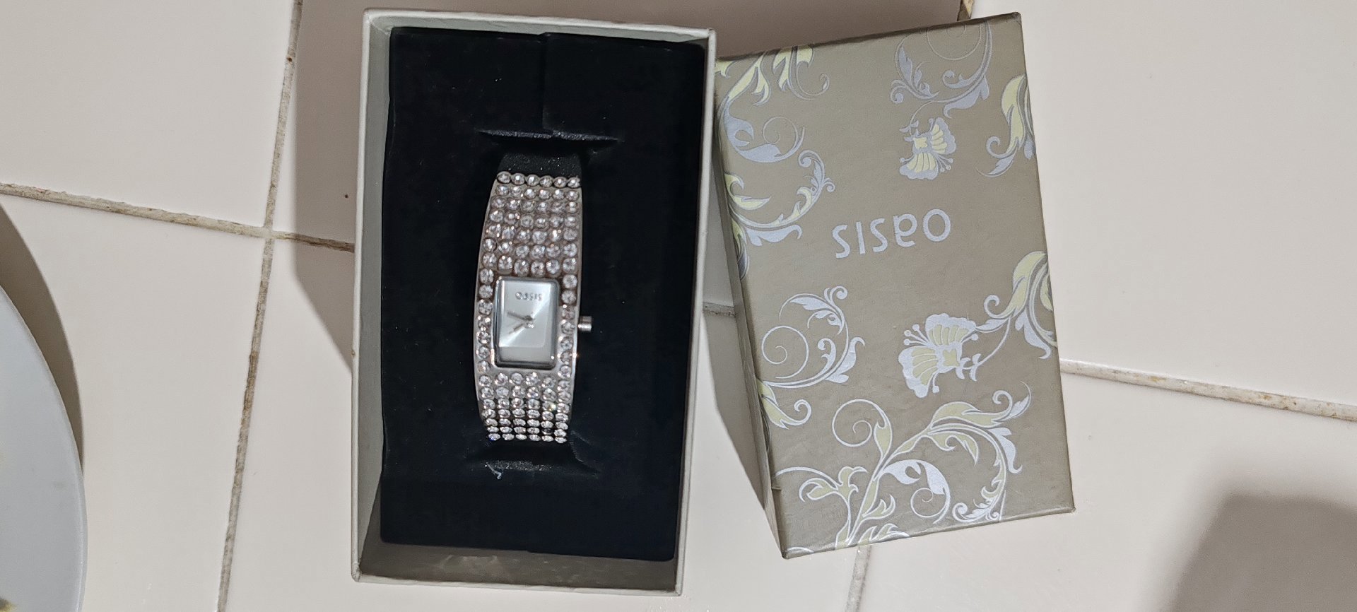 Womens watches, Oasis, One Size, Excellent condition — preloved on SilentSale®