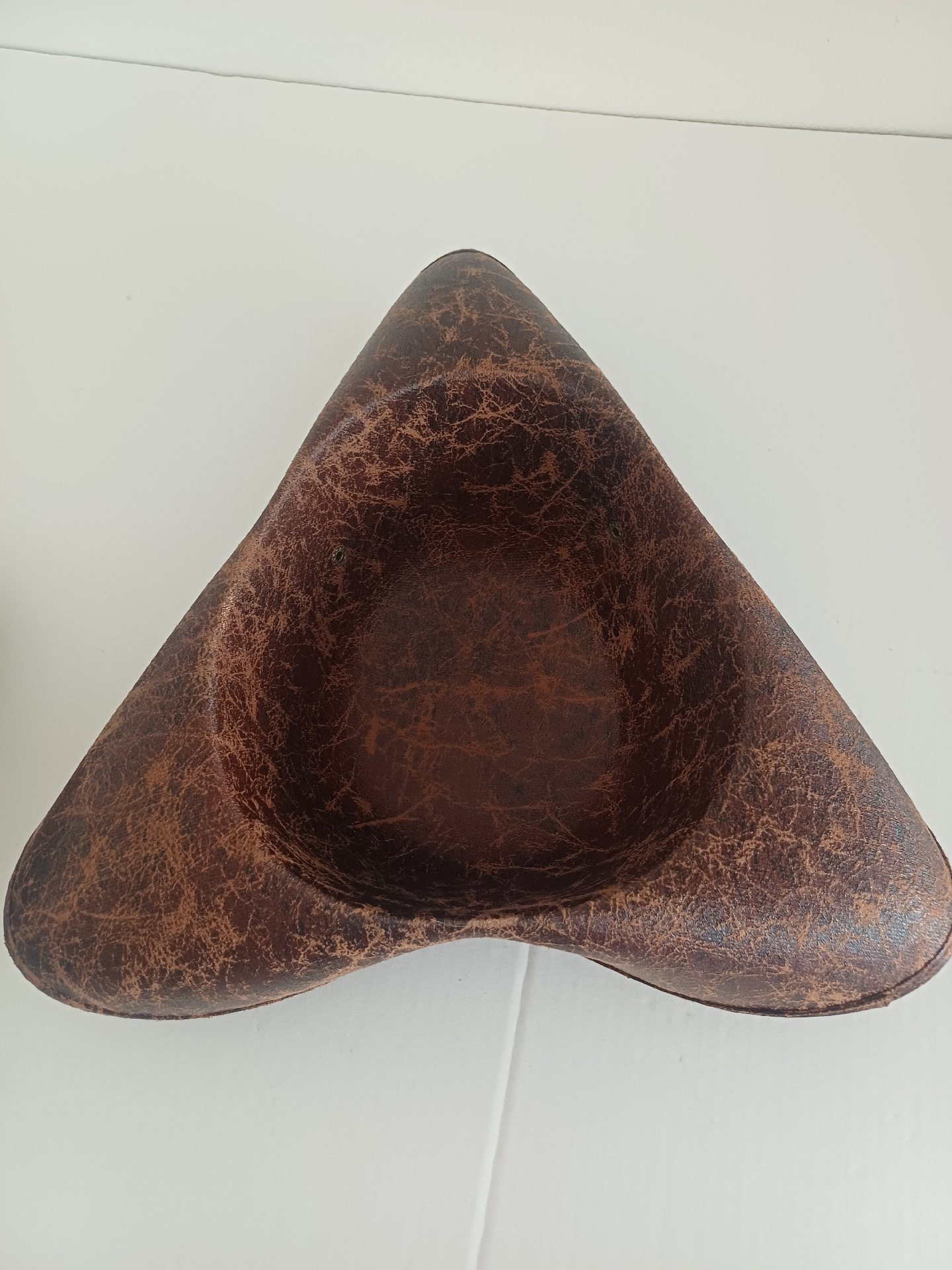 Brown Faux Leather Pirate Tricorn Hat, Unbranded, 56 cm, New condition — preloved on SilentSale®