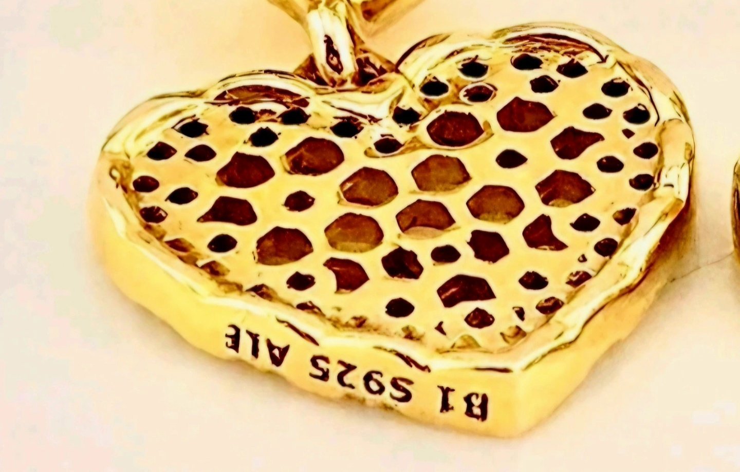 Collectable Pandora Gold Honeycomb Lace Heart Earrings, Pandora, One Size, Like New condition — preloved on SilentSale®