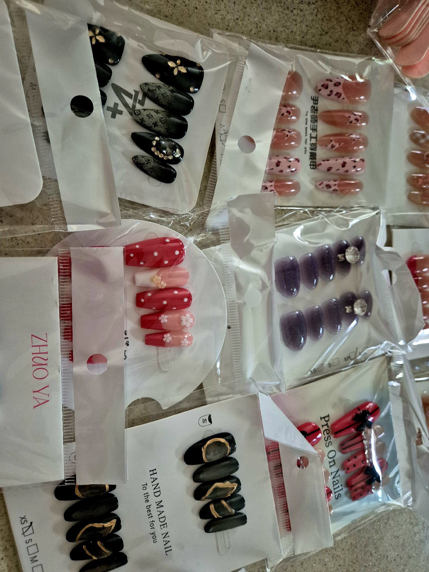 Assorted Press On False Nails Set with Nail Files and Glue x30, Unbranded, One Size, New condition — preloved on SilentSale®