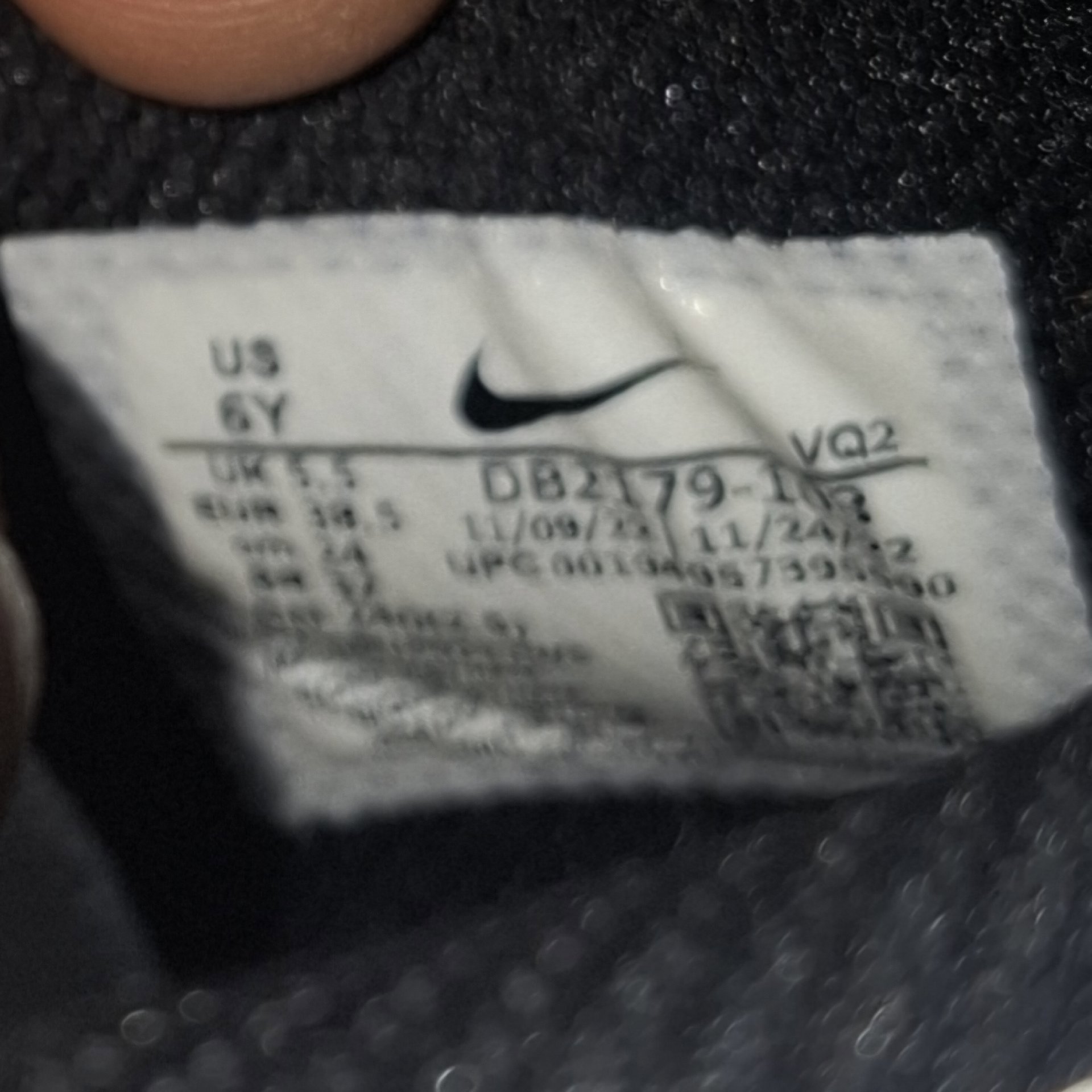 Nike Black and White High Top Trainers – UK 3.5 Youth, Nike, 5.5, Excellent condition — preloved on SilentSale®