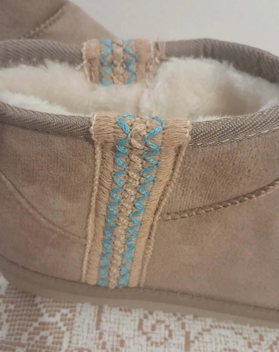 Beige Shearling Lined Winter Boots, Boohoo, 4, New condition — preloved on SilentSale®
