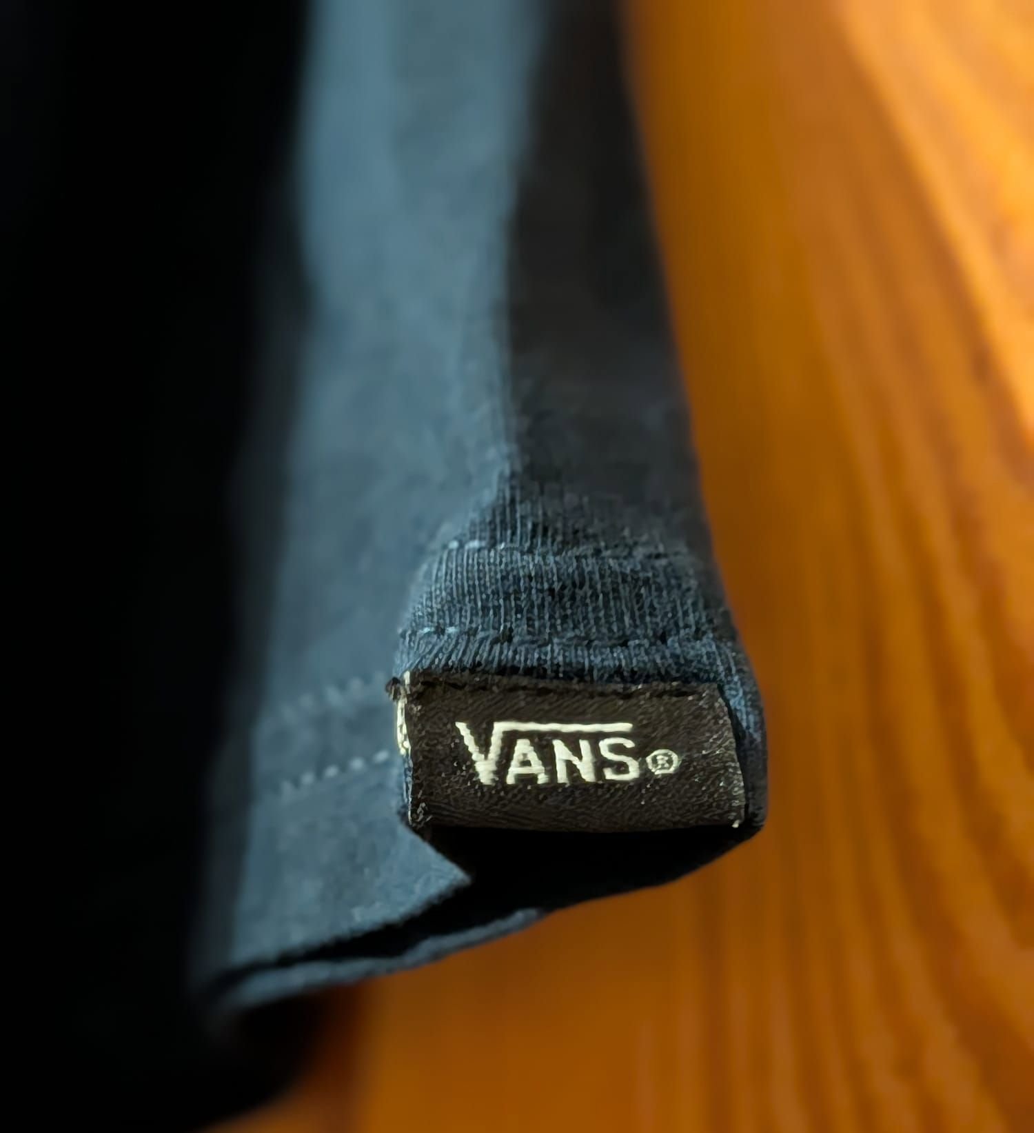 Vans Classic Fit Black Graphic T-Shirt – Size M, Vans, M, Excellent condition — preloved on SilentSale®