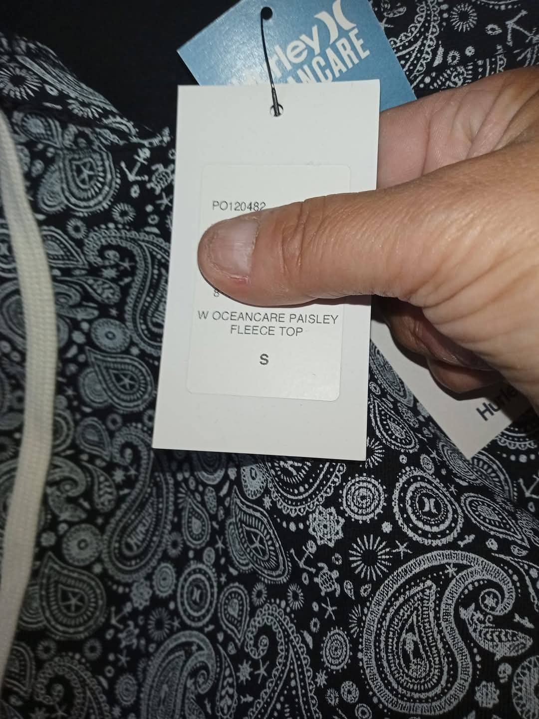 Hurley Black Paisley Print Hoodie – Size S, Hurley, S, New condition — preloved on SilentSale®