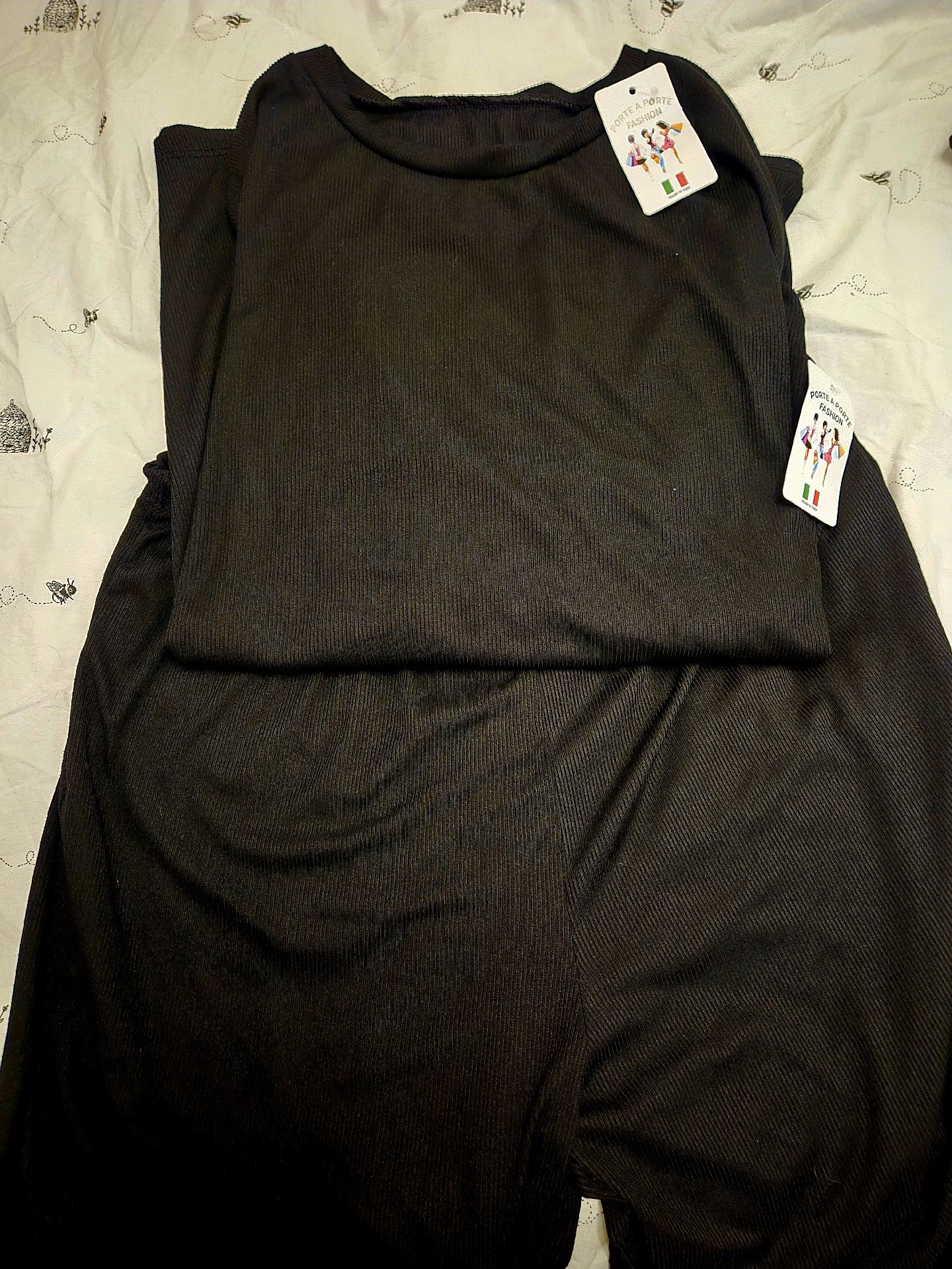 1 SET Porte A Porte Fashion Women's Lounge Sets Various Colours and Prints, Porte A Porte Fashion, Large (A1+), New condition — preloved on SilentSale®