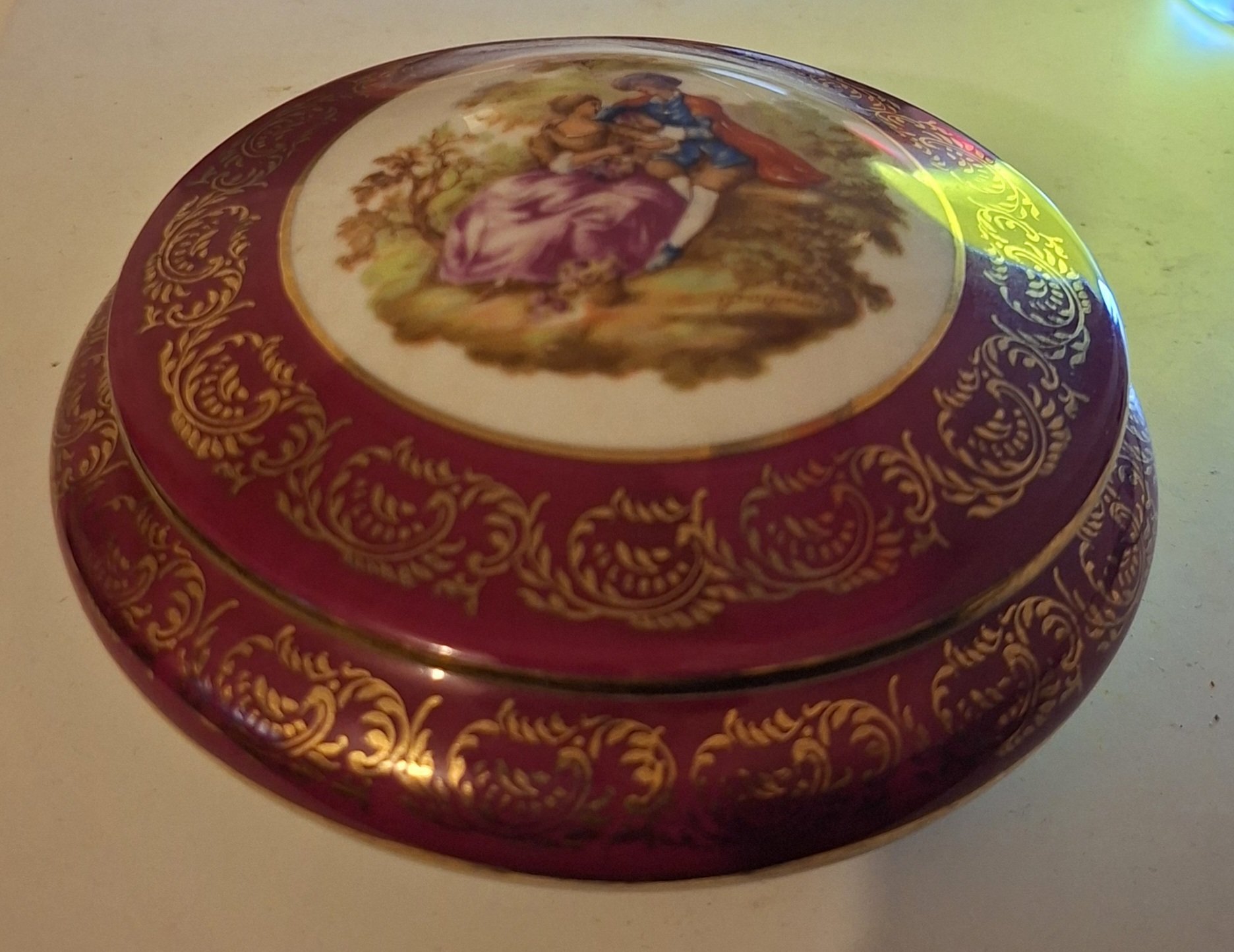La Reine Limoges Porcelain Decorative Trinket Box, La Reine Limoges, One Size, Good condition — preloved on SilentSale®