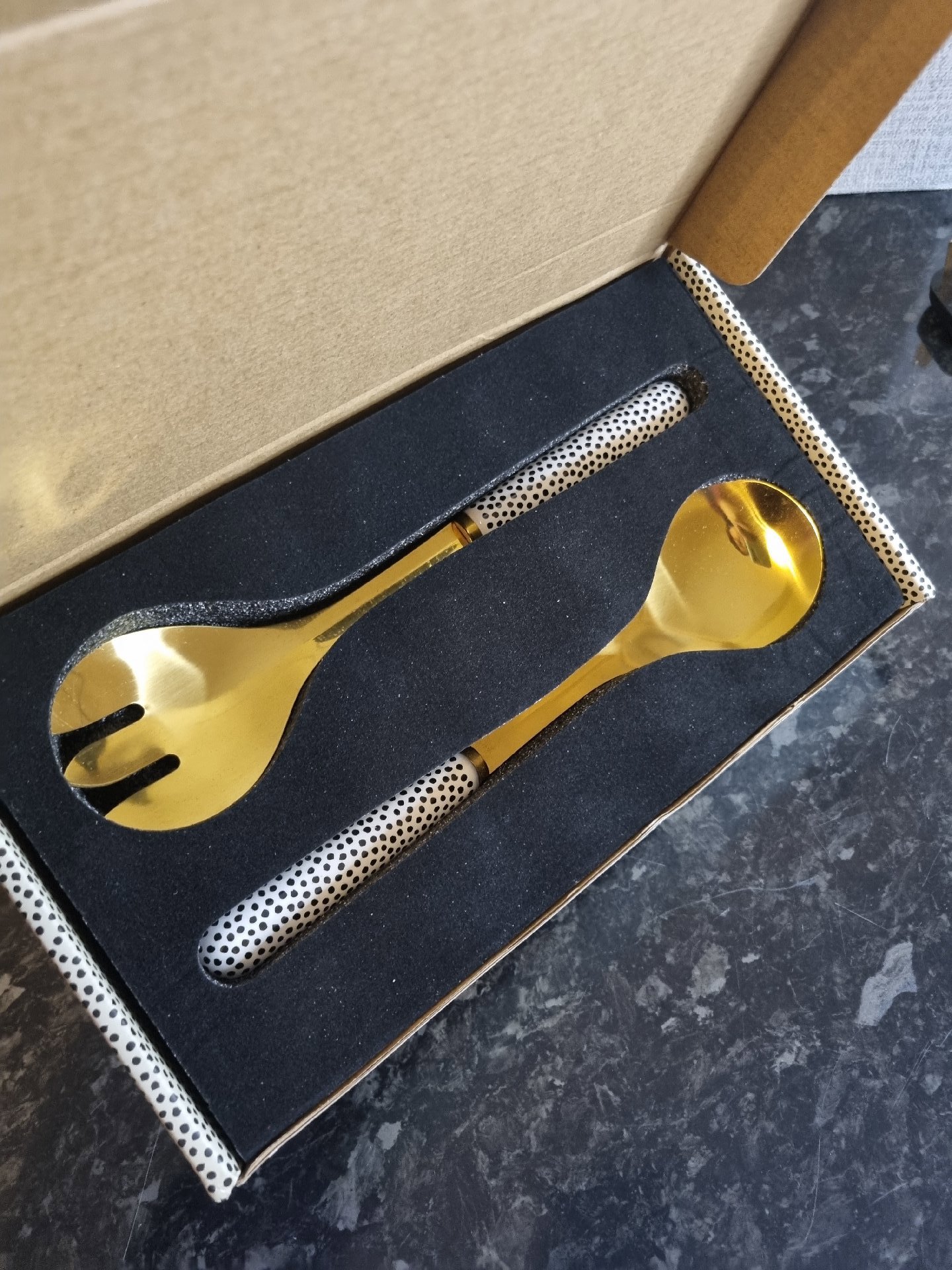 Gold Tone Salad Servers with Speckled White Handles, Unbranded, One Size, New condition — preloved on SilentSale®