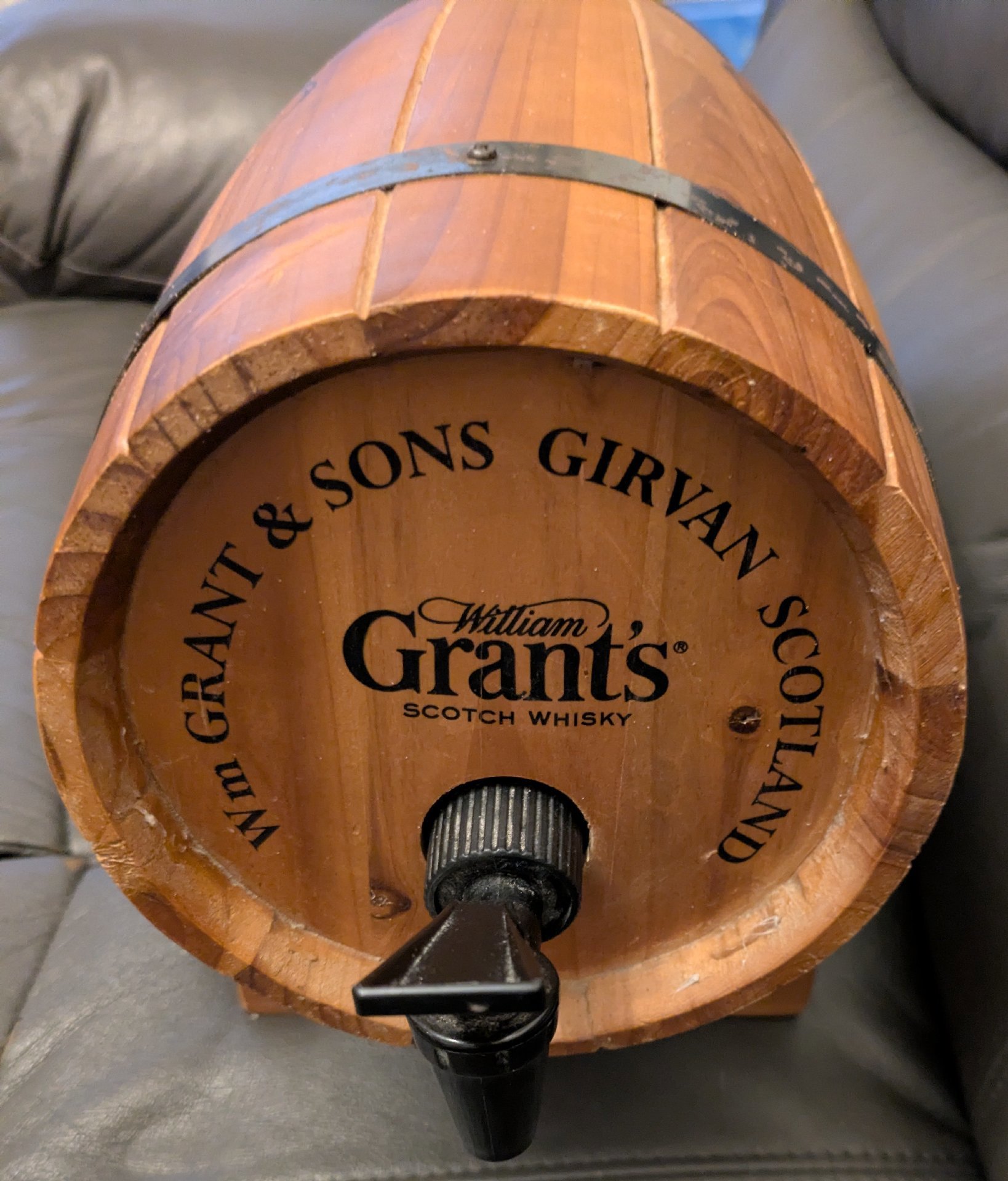 William Grant's Wooden Whisky Barrel Dispenser, William Grant's, Medium, Excellent condition — preloved on SilentSale®