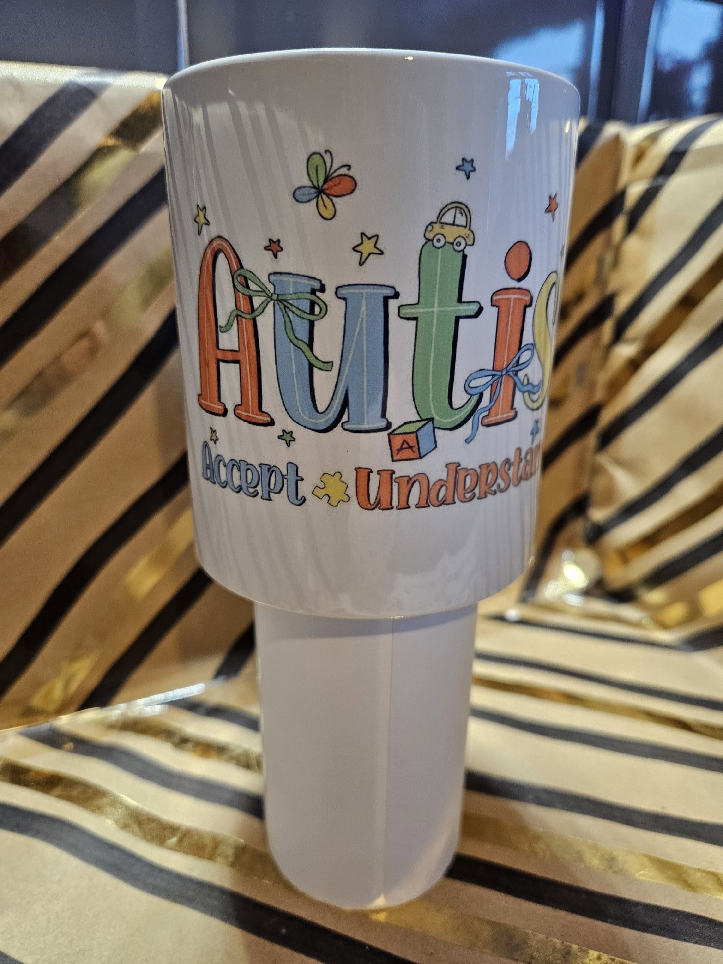 Love Themed White Ceramic Mug with Heart Handle, Unbranded, One Size, New condition — preloved on SilentSale®