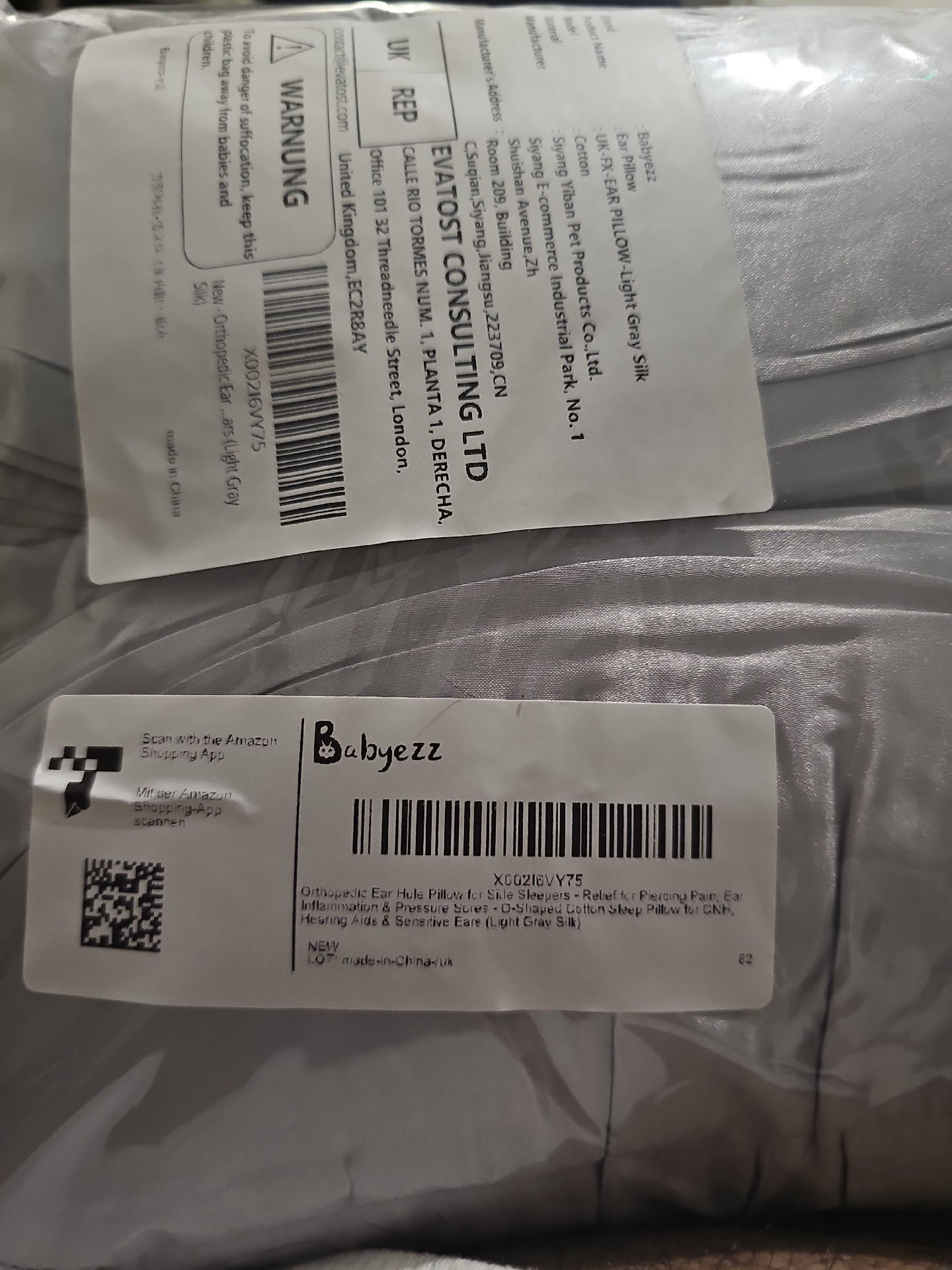 Babyezz Orthopaedic Ear Hole Pillow Light Gray Silk, Babyezz, Small, New condition — preloved on SilentSale®