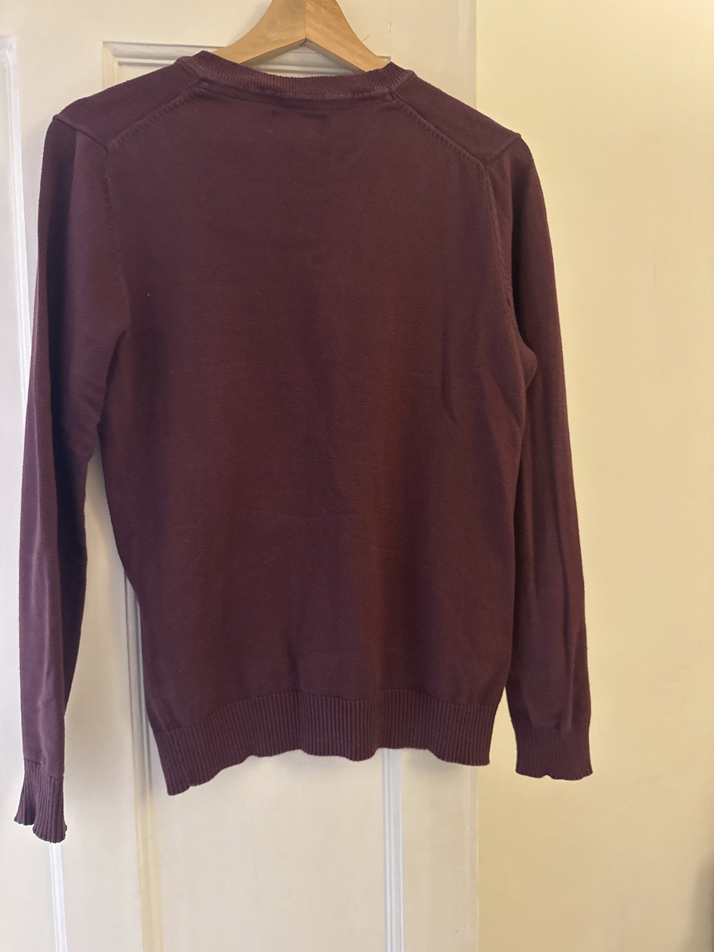 Charles Wilson Burgundy V-Neck Knit Jumper Small, Charles Wilson, S, Excellent condition — preloved on SilentSale®
