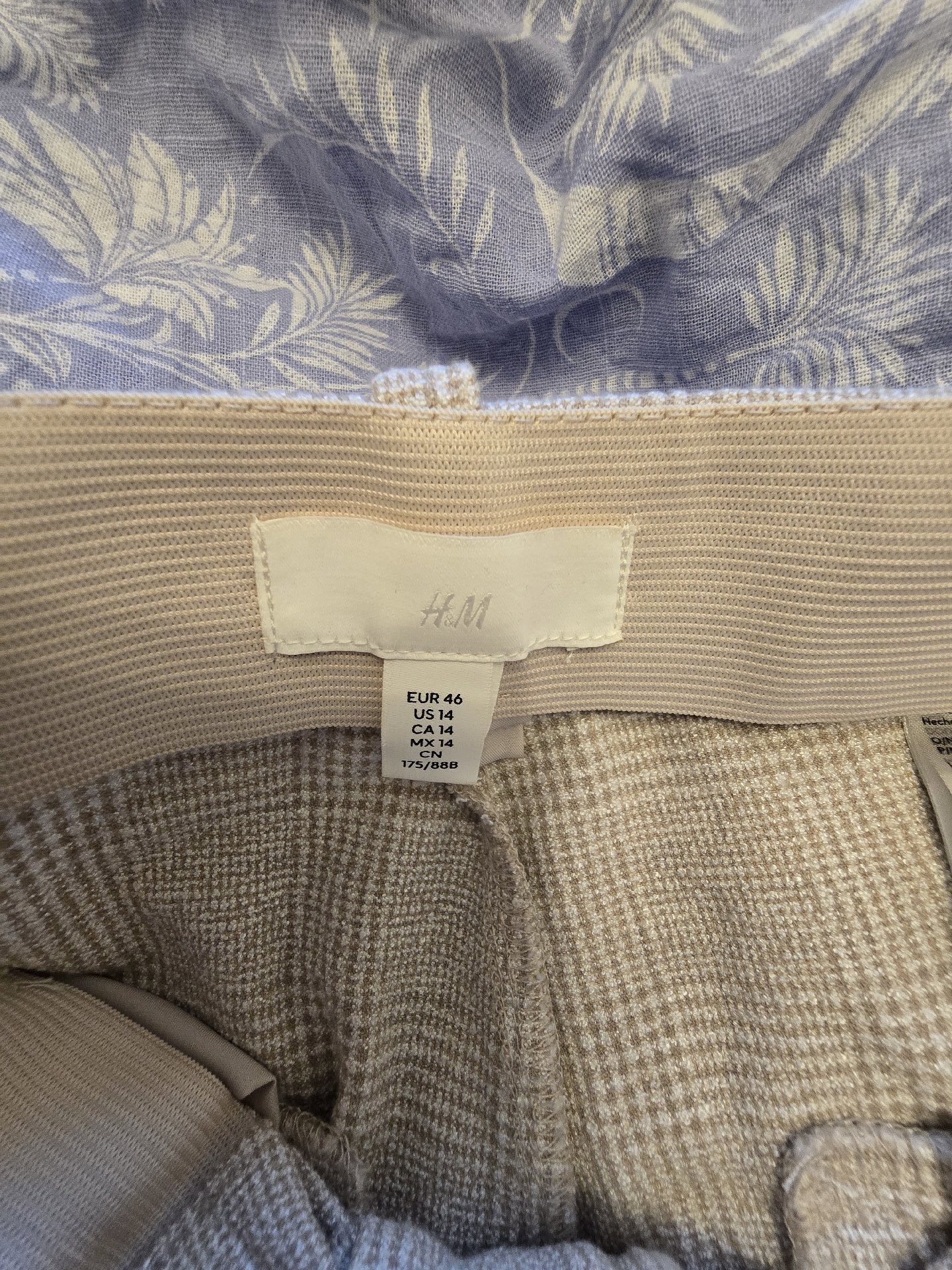 H&M Beige Checked Trousers – UK 14, H&M, 14, Excellent condition — preloved on SilentSale®