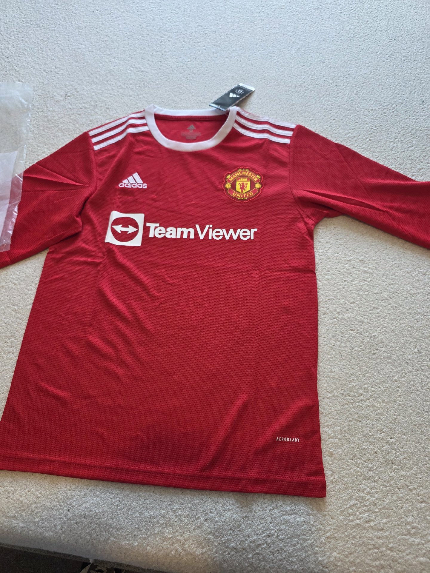 Adidas Manchester United Red Long Sleeve Football Shirt – M, Adidas, M, New condition — preloved on SilentSale®