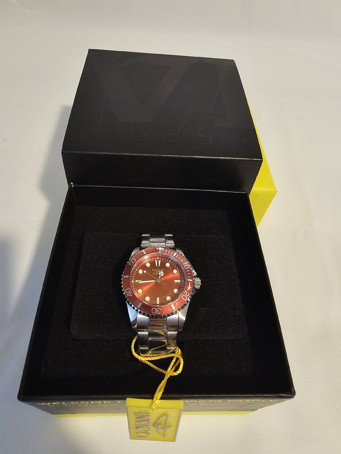 Invicta 34mm Red Dial Stainless Steel Wristwatch, Invicta, One Size, New condition — preloved on SilentSale®