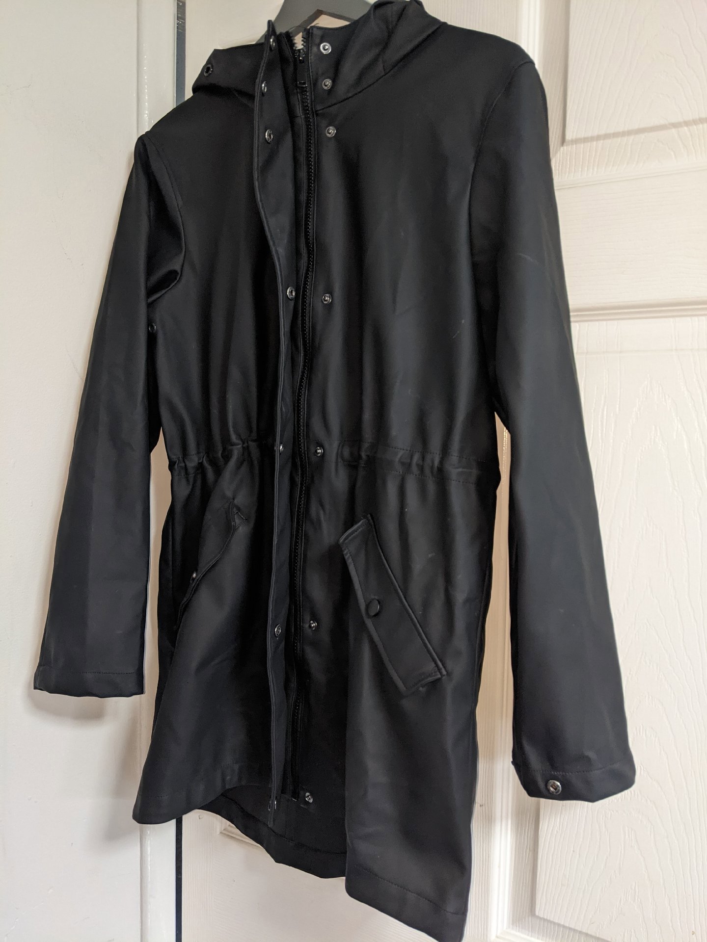 Black Hooded Waterproof Raincoat Jacket, vero model, M, New condition — preloved on SilentSale®