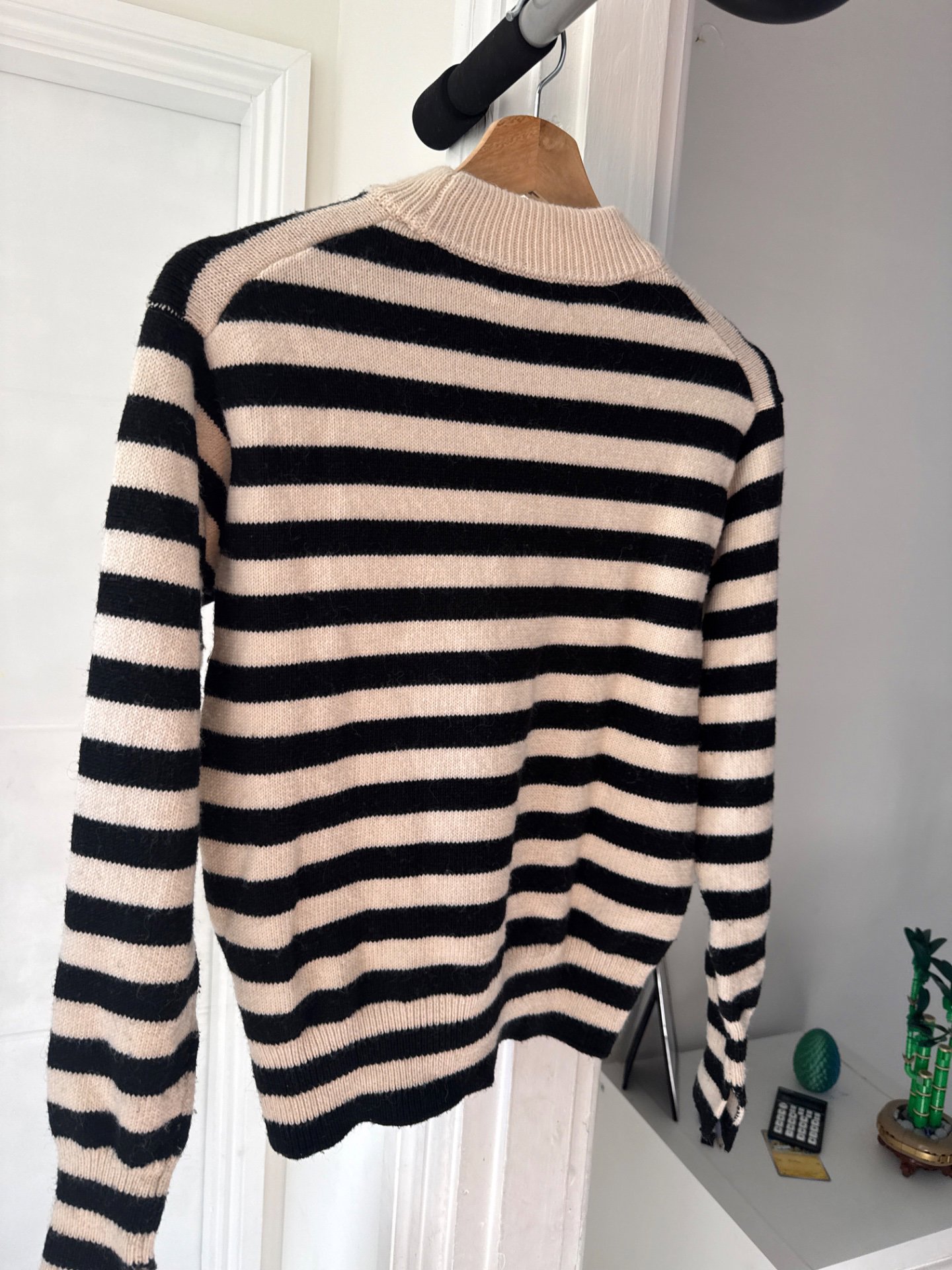 Striped Black and White Jumper, H&M, XS, Good condition — preloved on SilentSale®