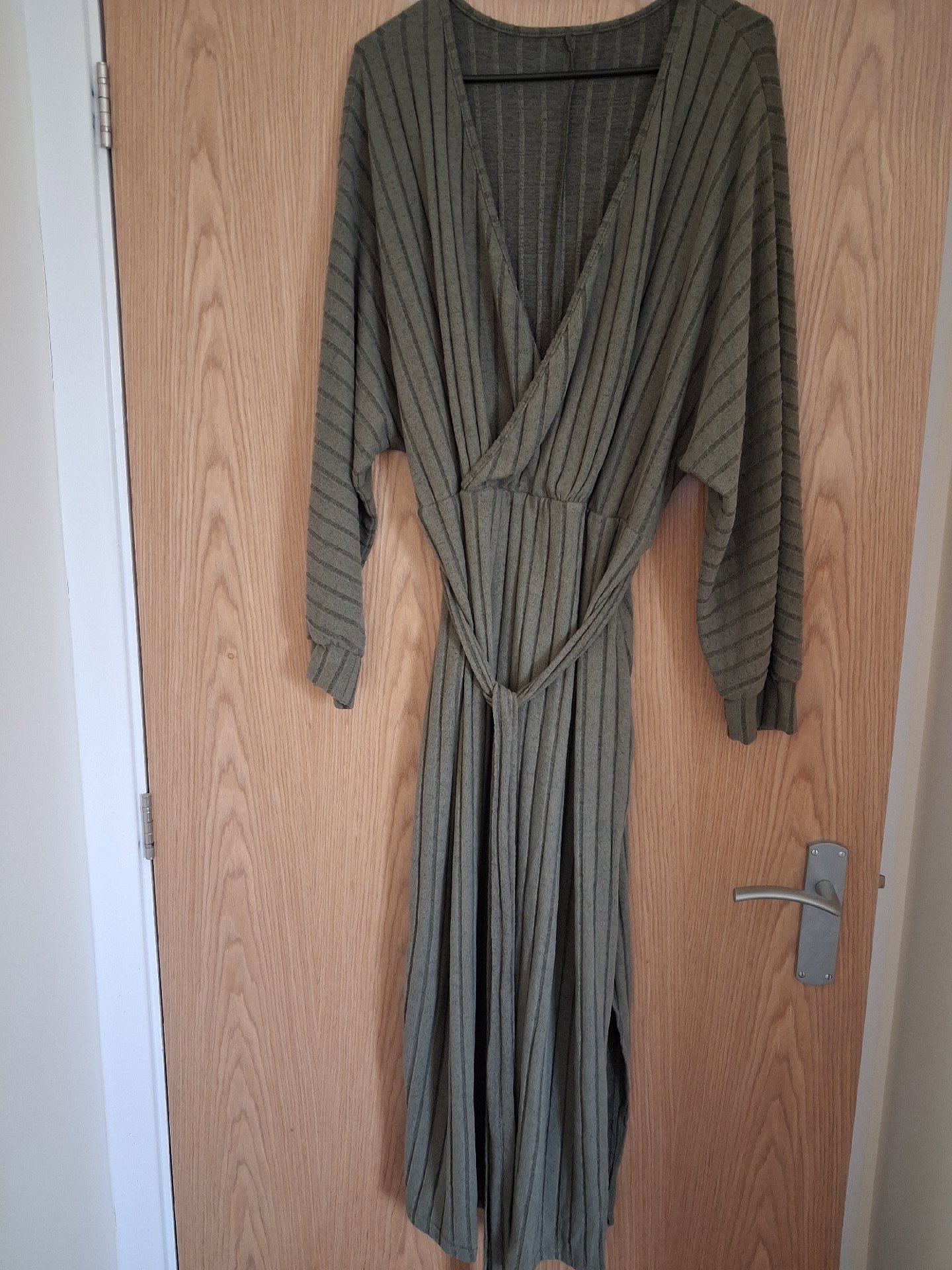 Green Ribbed Knit Wrap Dress, Shein, 24, Excellent condition — preloved on SilentSale®