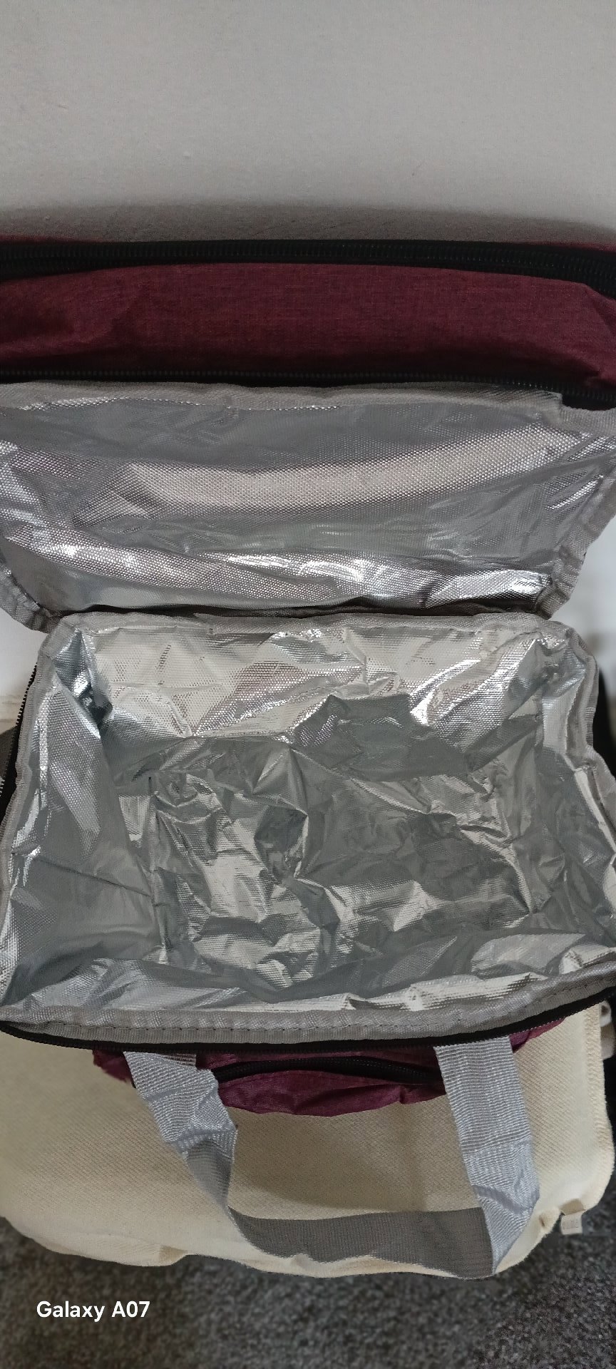 Burgundy Insulated Lunch Bag Cooler with Grey Handles, Unbranded, One Size, New condition — preloved on SilentSale®