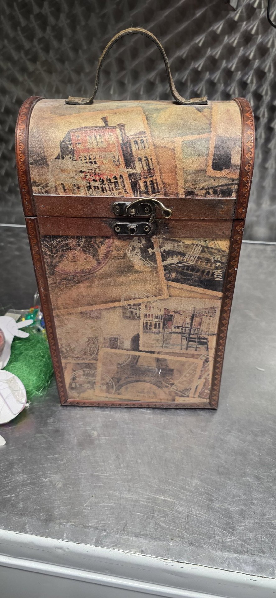 Vintage Style Wooden Decorative Storage Box with Handle, Vintage, One Size, Good condition — preloved on SilentSale®