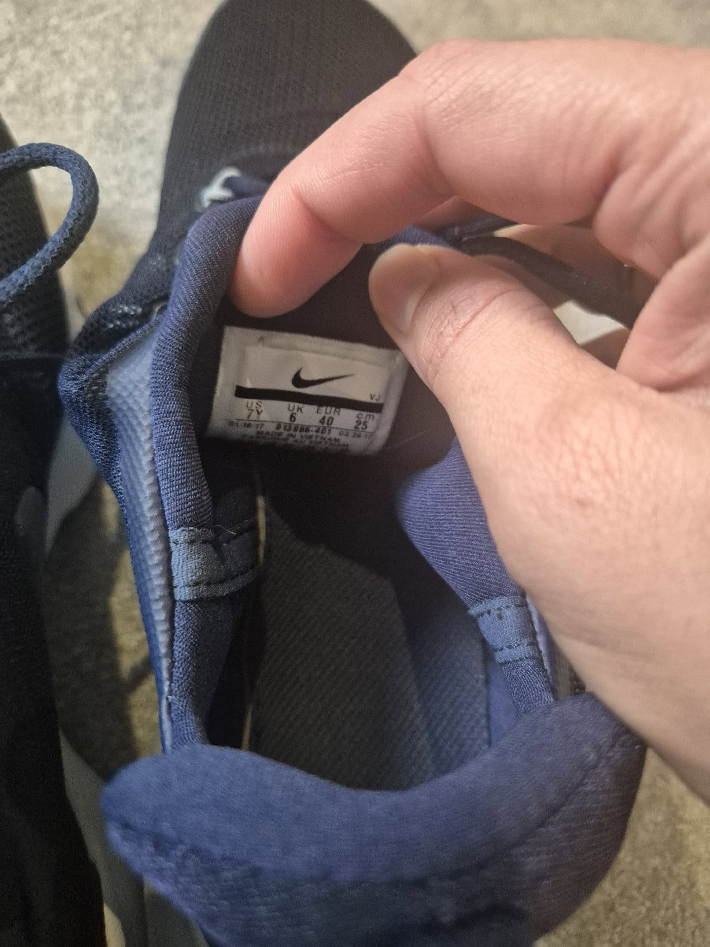 Nike Black Mesh Trainers, Nike, 6, Excellent condition — preloved on SilentSale®