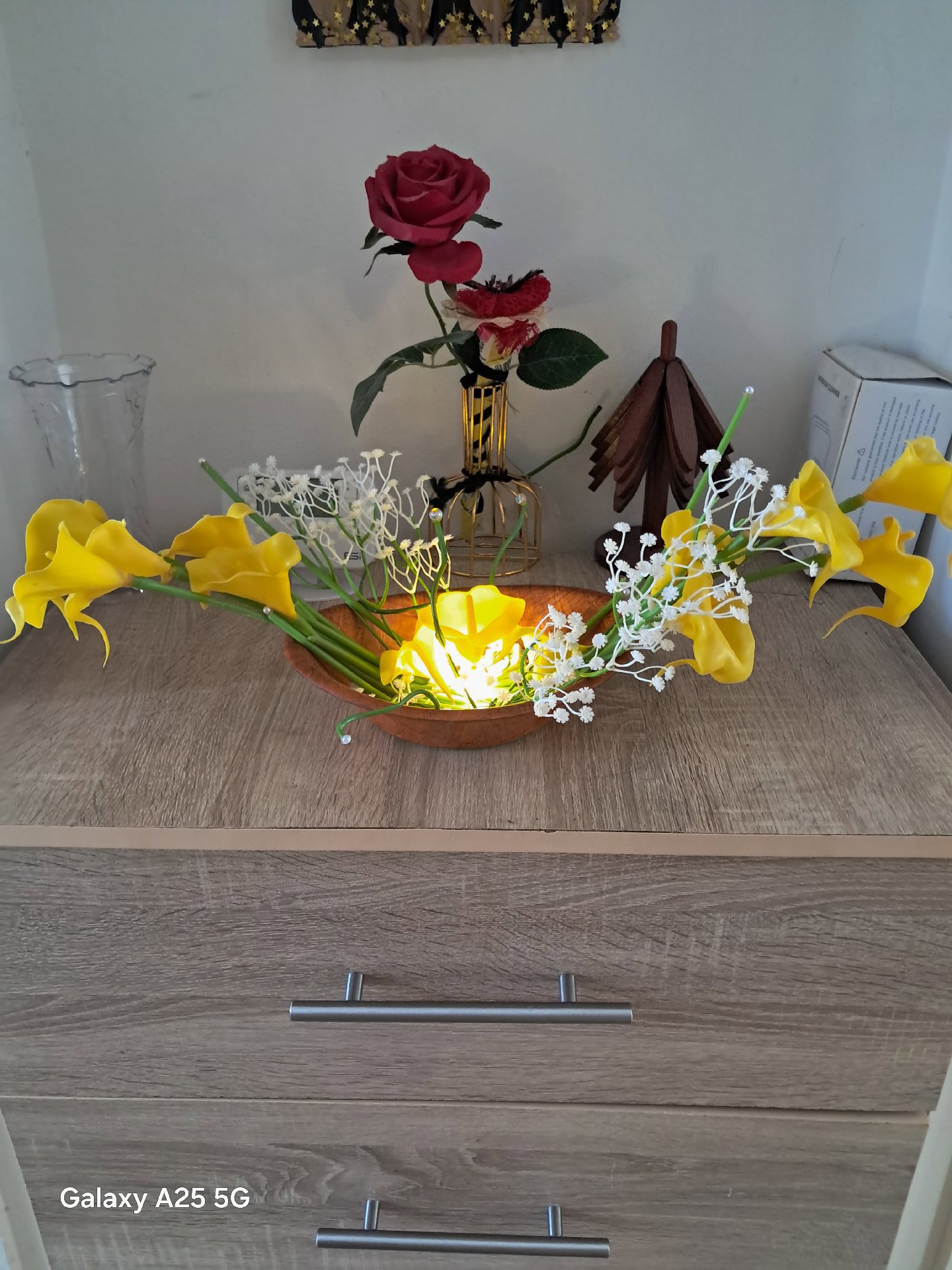 Artificial Yellow Calla Lily Floral Arrangement in Wooden Bowl, selfmade, One Size, Excellent condition — preloved on SilentSale®